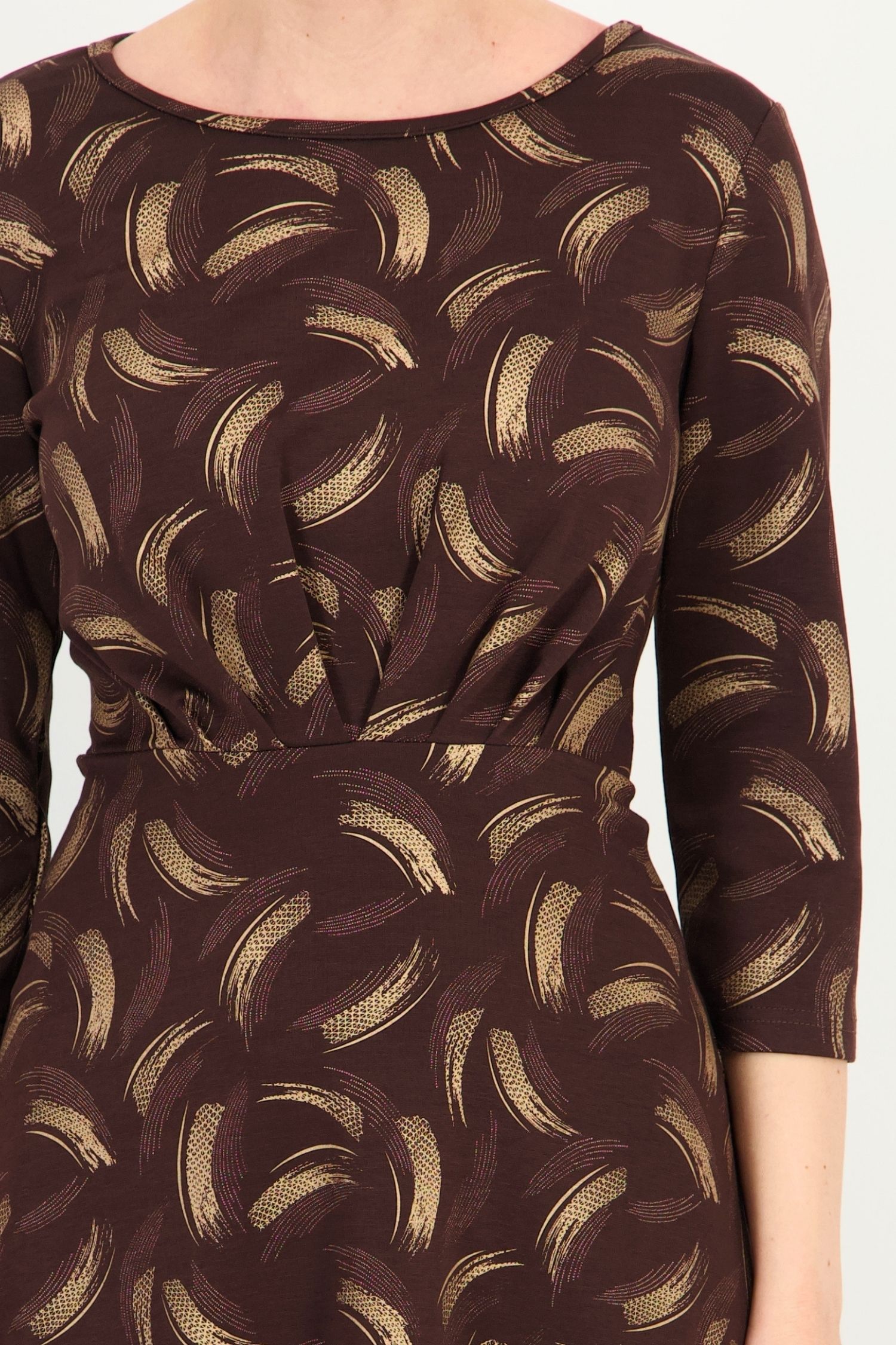 Rochie maro midi, în clos, din jersey, cu imprimeu abstract 5 - StarShinerS.ro