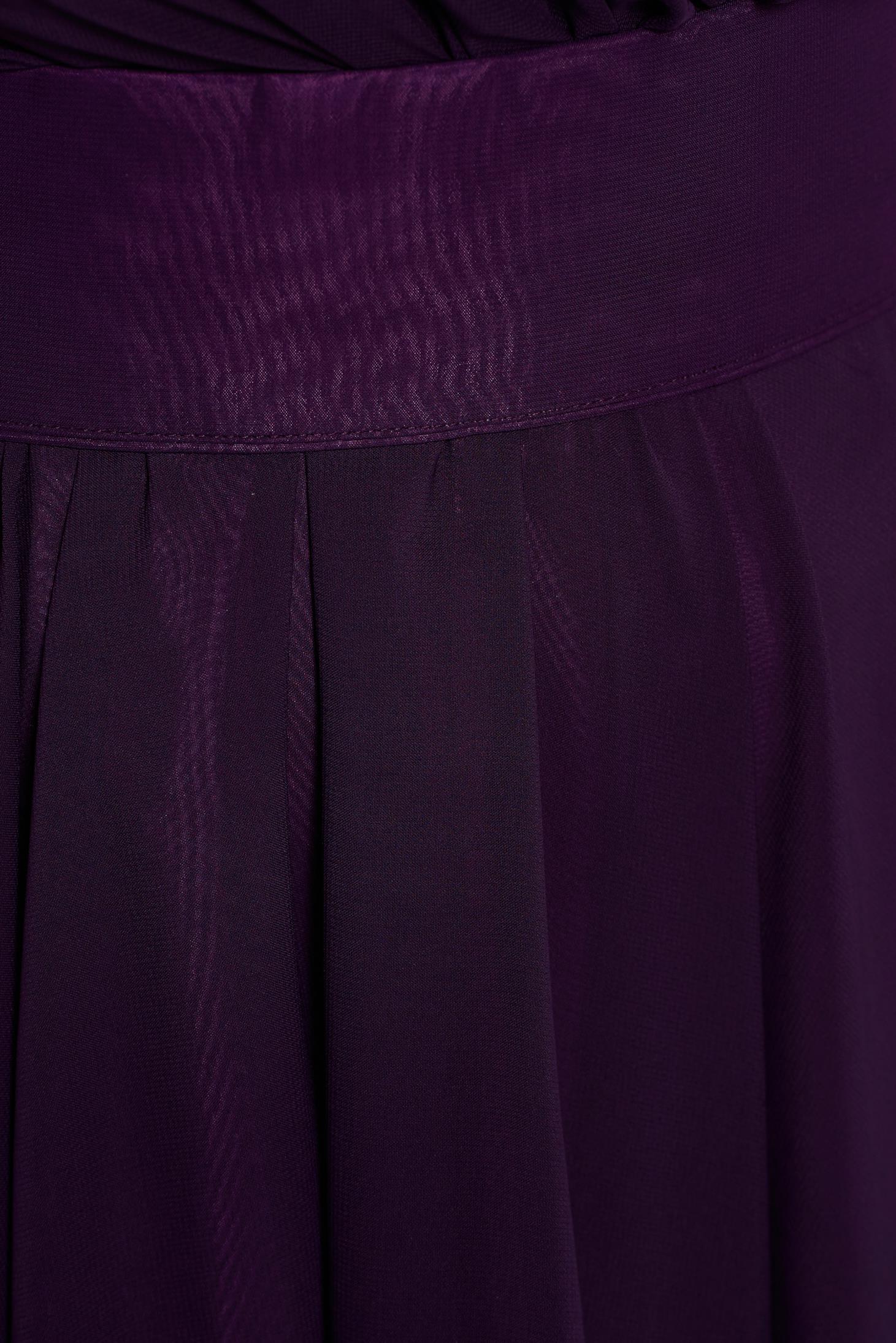 Sötétlila Ana Radu egy vállas luxus harang ruha muszlinból virágos díszekkel övvel ellátva 3 - StarShinerS.hu