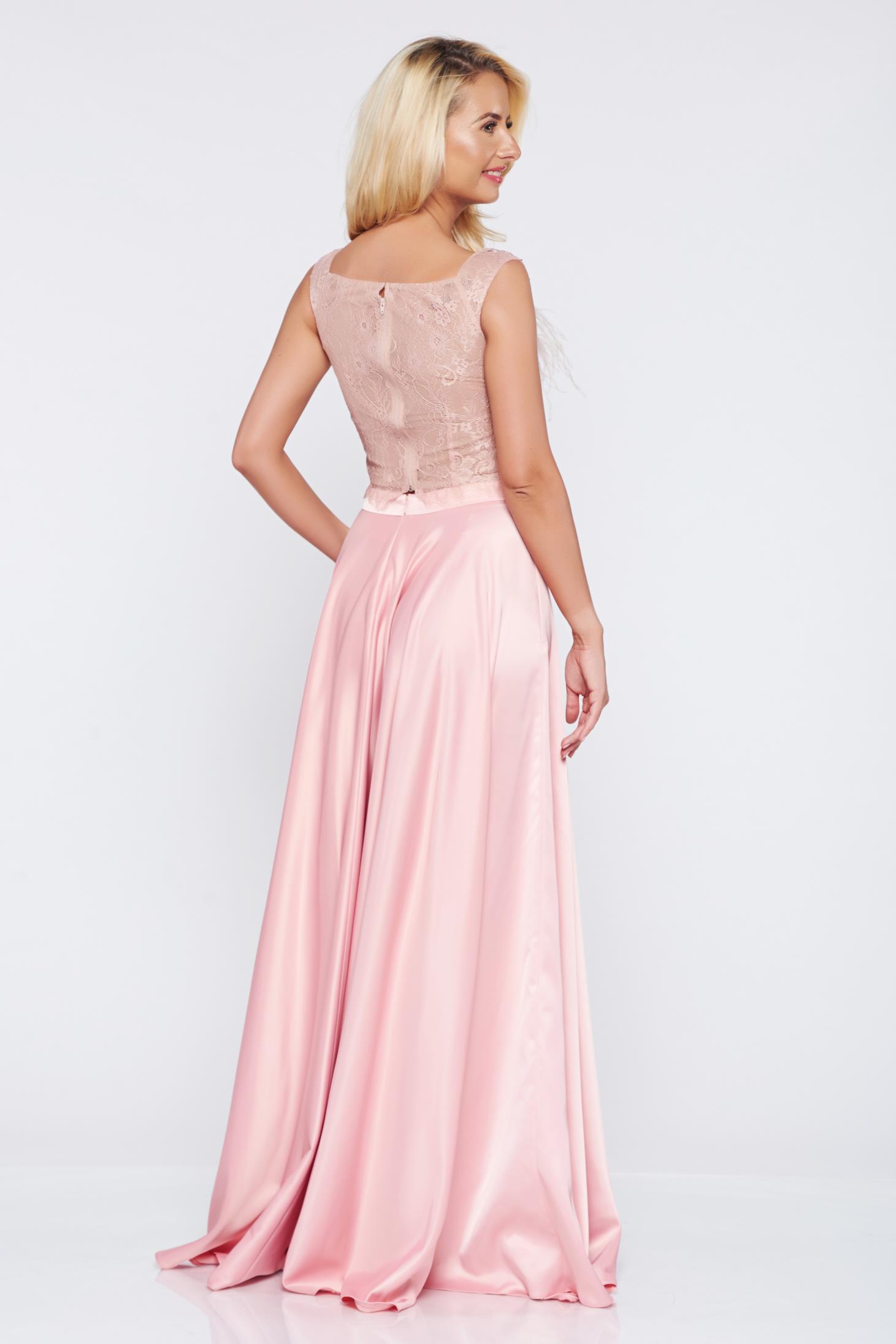 Embroidered Ladonna Rosa Elegant Set With Satin Fabric Texture 4414