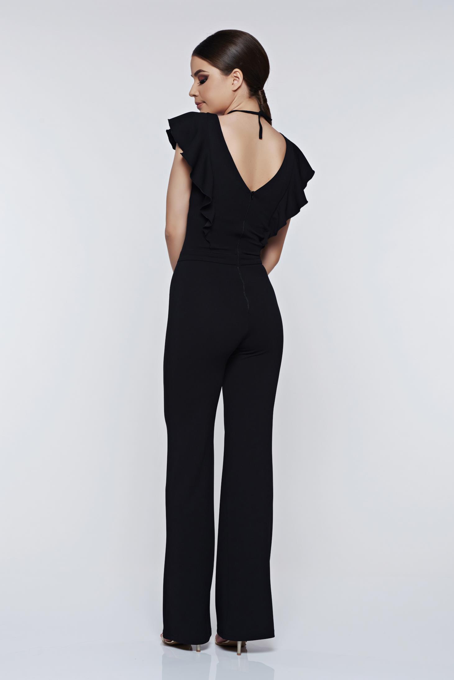 Fofy black elegant jumpsuit with ruffles on the chest with vneckline