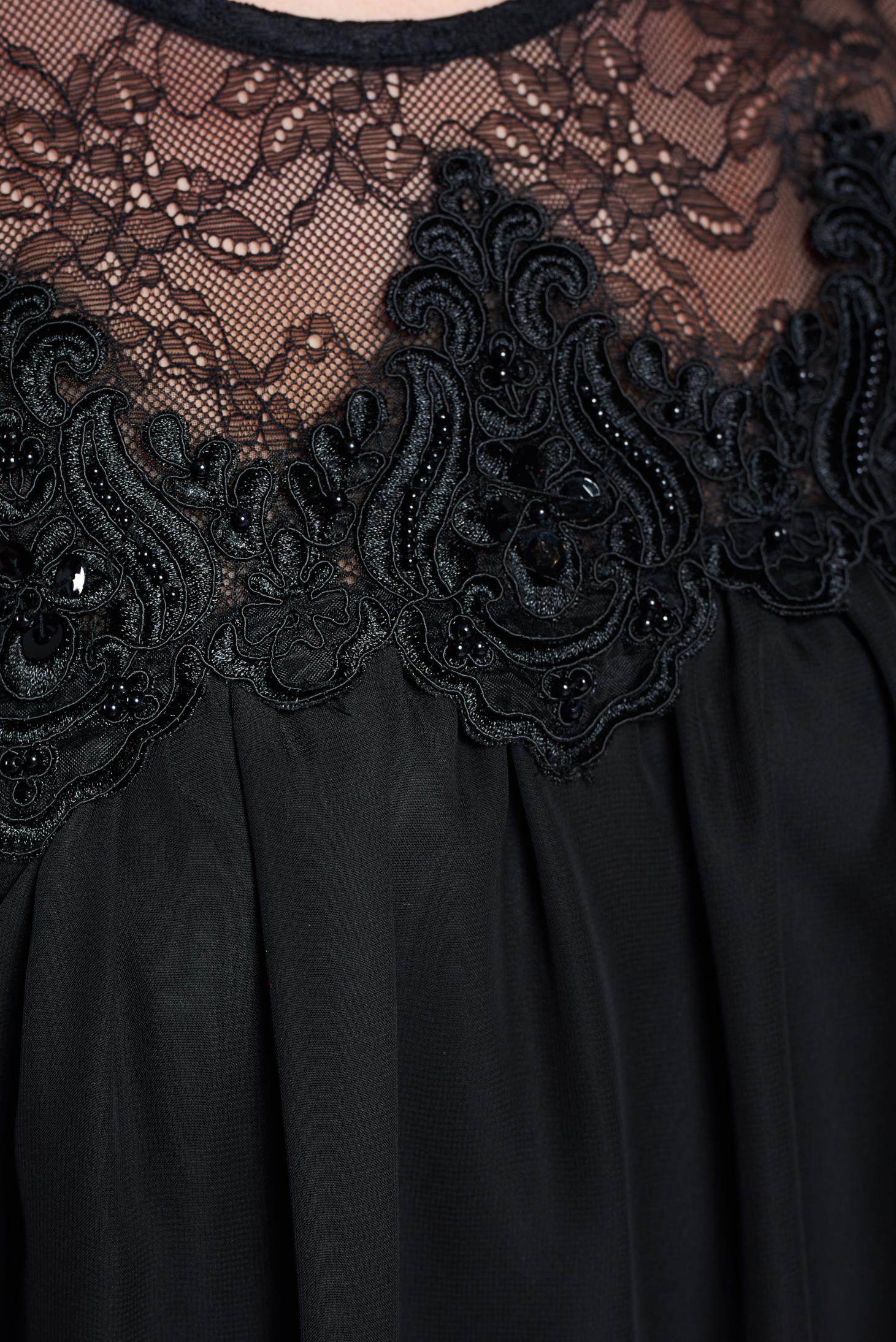 Fekete PrettyGirl alkalmi bő szabású ruha fátyol anyagból csipke díszítéssel 5 - StarShinerS.hu