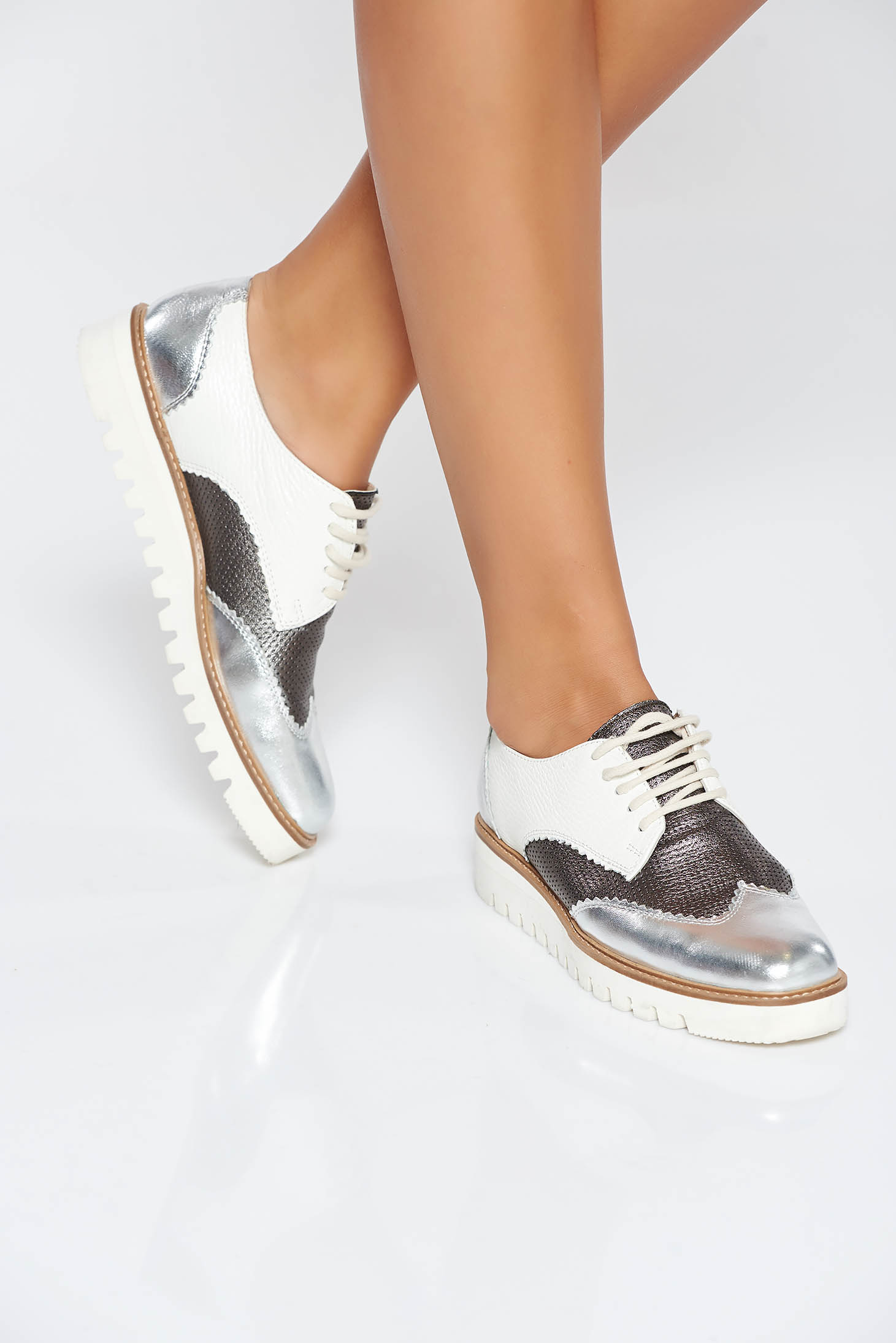 Silver casual shoes natural leather with lace