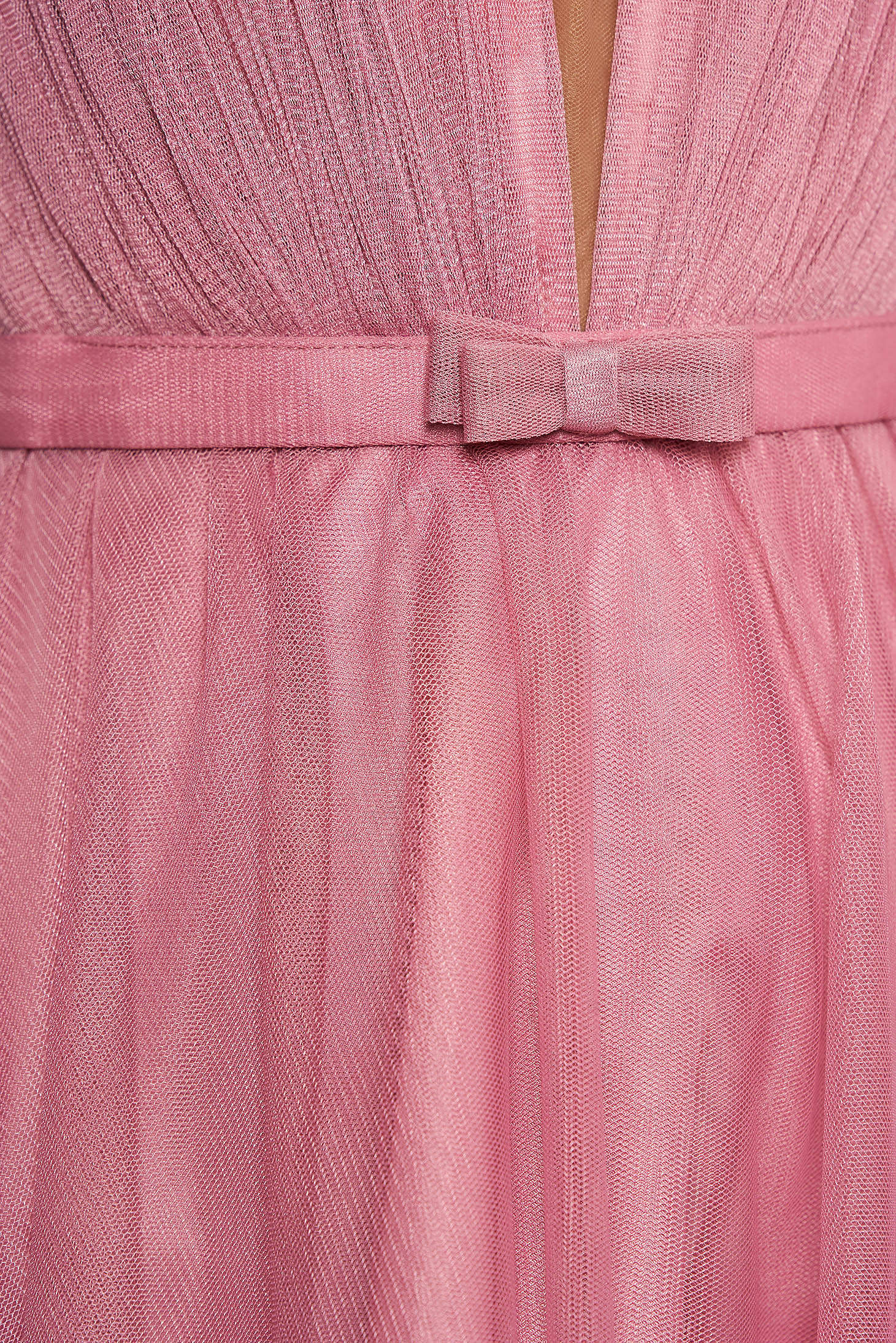 Világos rózsaszín Ana Radu luxus ruha tüllből övvel ellátva mély dekoltázzsal és béléssel 4 - StarShinerS.hu