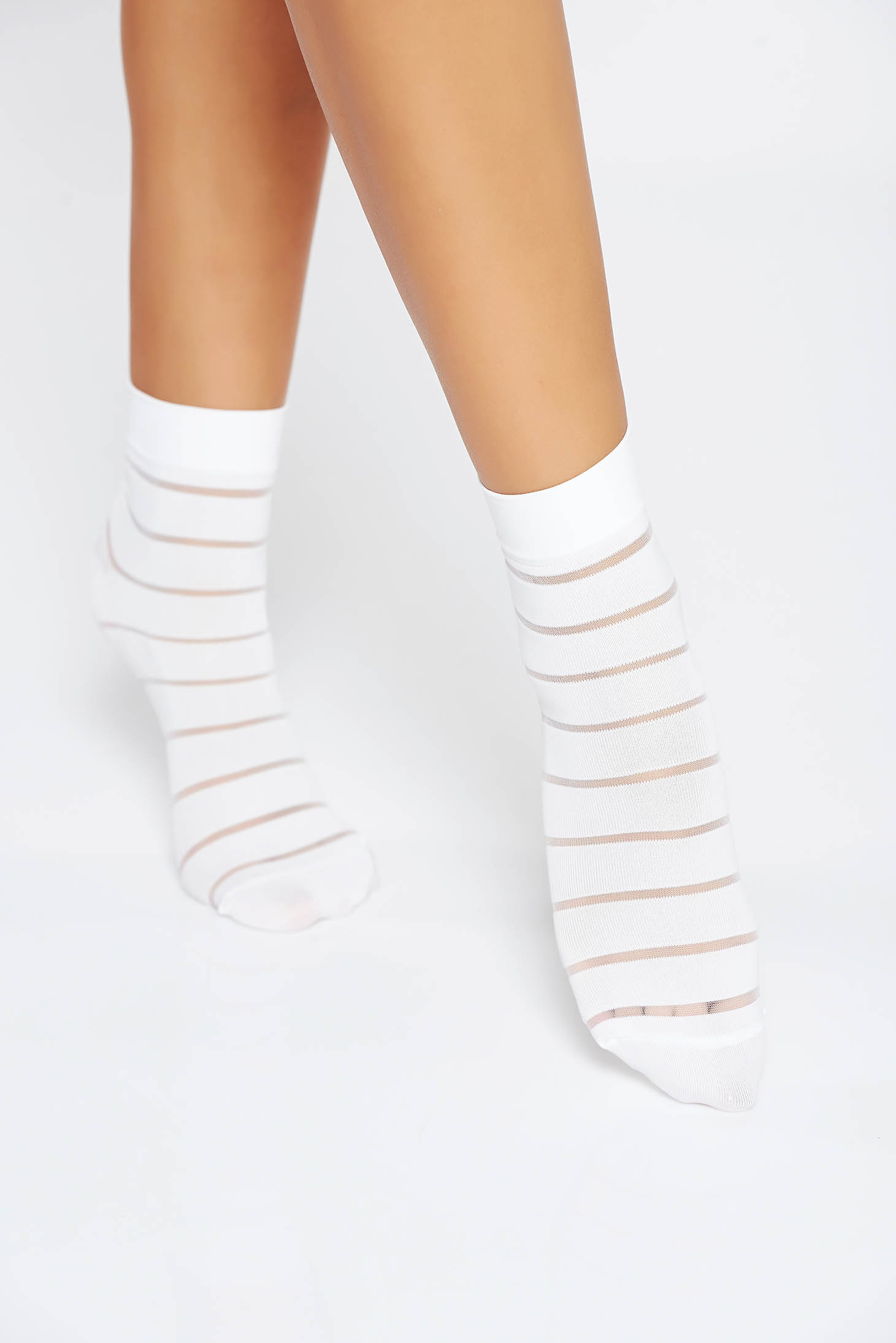 Fehér lekerekitett sarkú zokni rugalmas anyagból 3 - StarShinerS.hu
