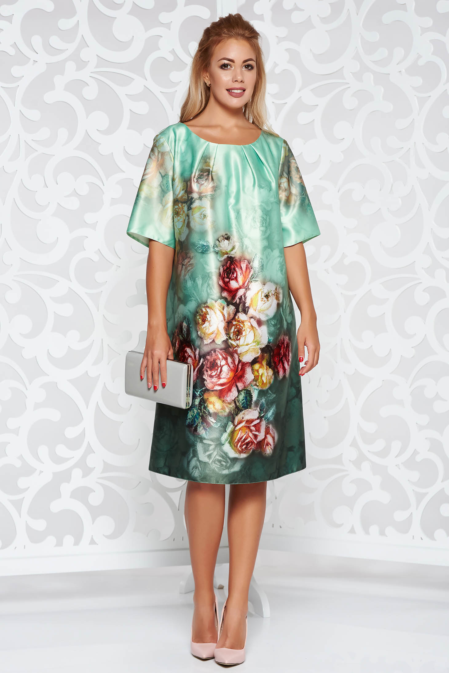 Rochie verde-deschis eleganta cu maneca scurta cu croi larg din material satinat cu imprimeu floral 3 - StarShinerS.ro