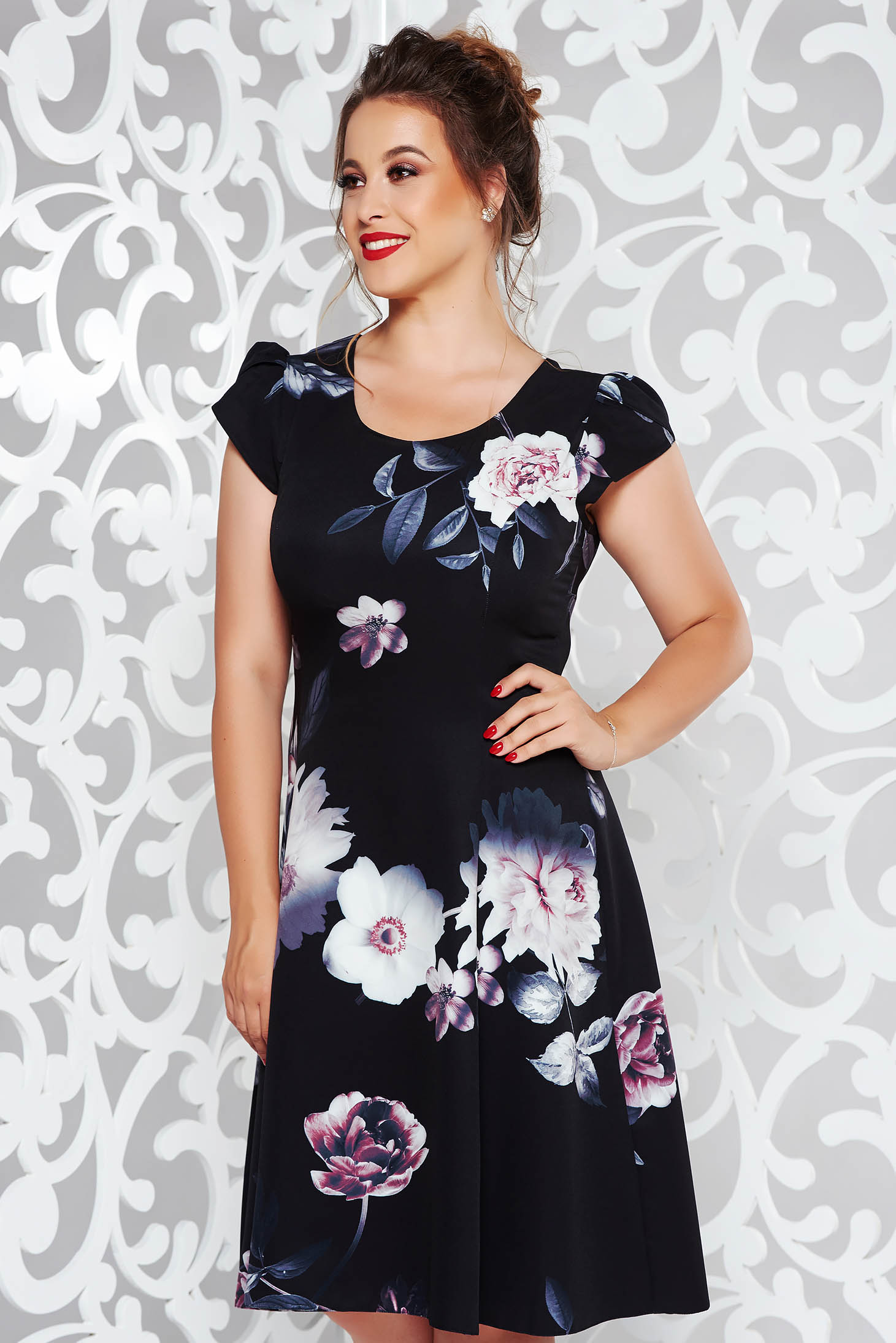 Rochie gri eleganta in clos din stofa subtire usor elastica cu imprimeuri florale