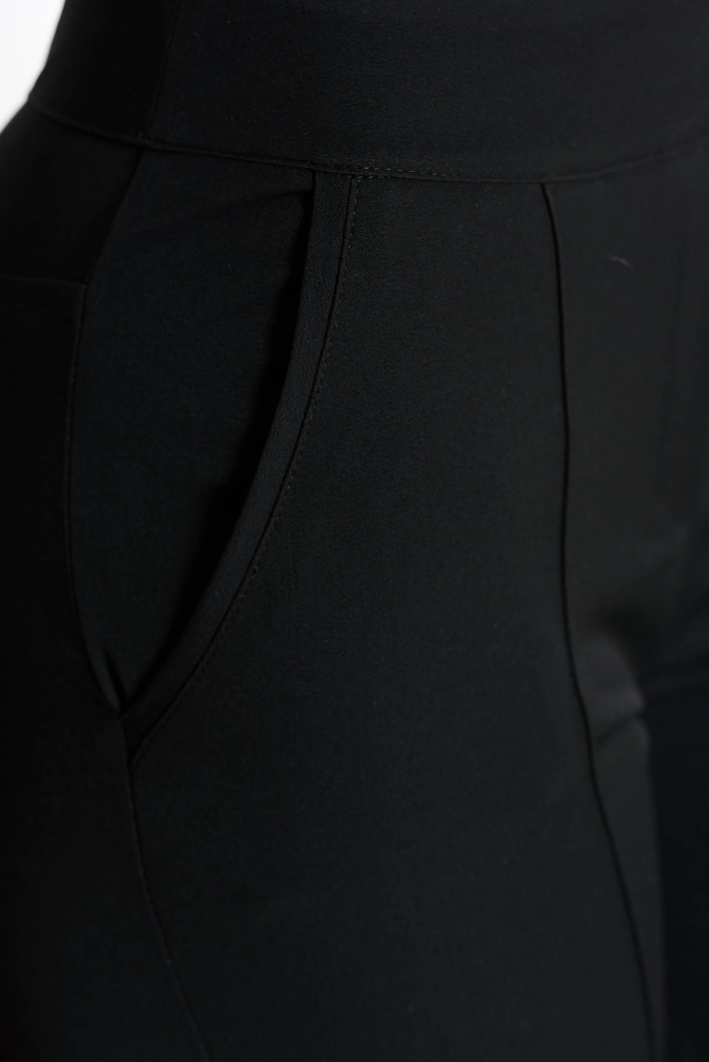 Pantaloni Fofy negri office conici din bumbac usor elastic cu talie medie accesorizati cu nasturi 4 - StarShinerS.ro