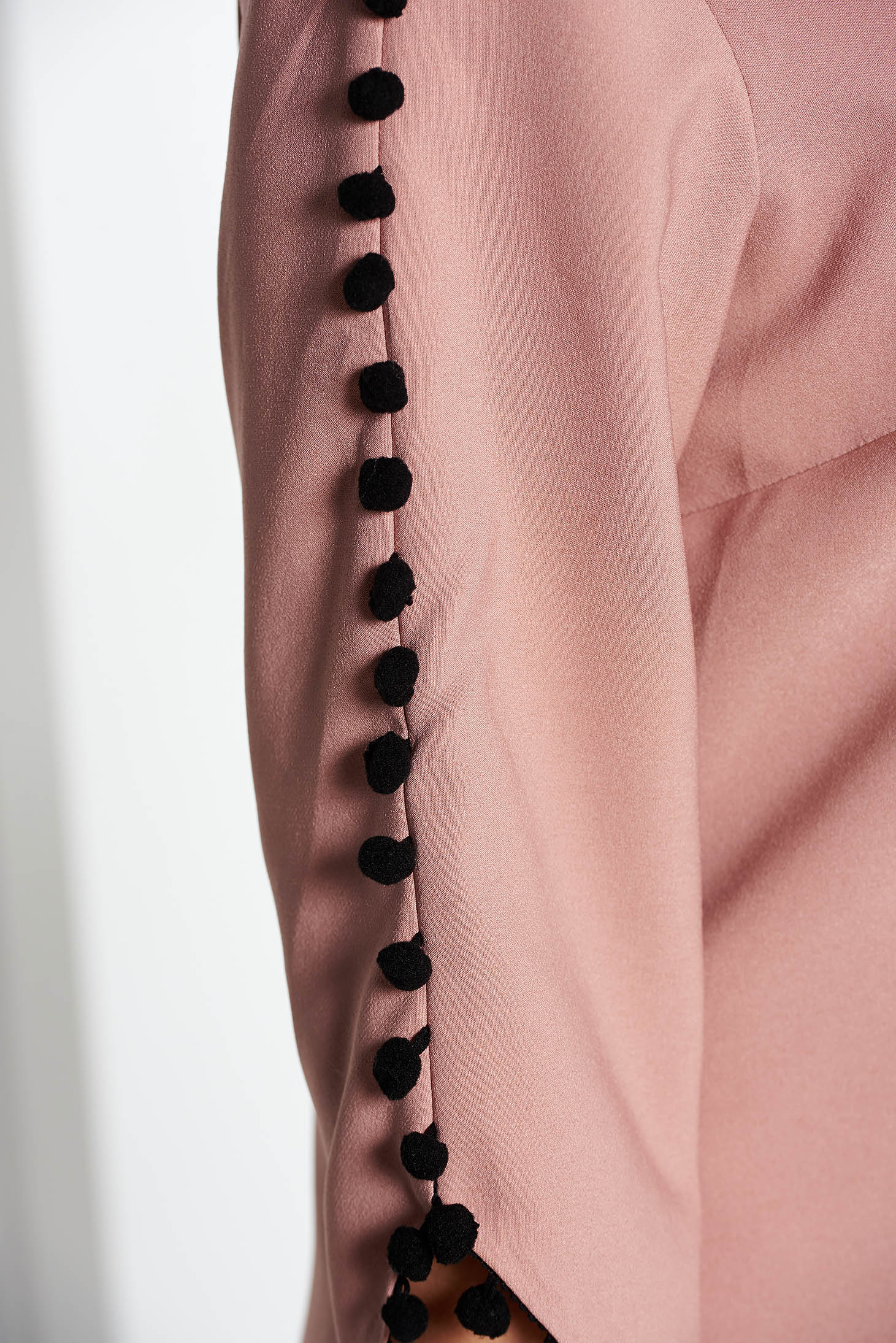 Rochie rosa eleganta cu un croi drept din material usor elastic cu aplicatii de dantela cu ciucuri 4 - StarShinerS.ro