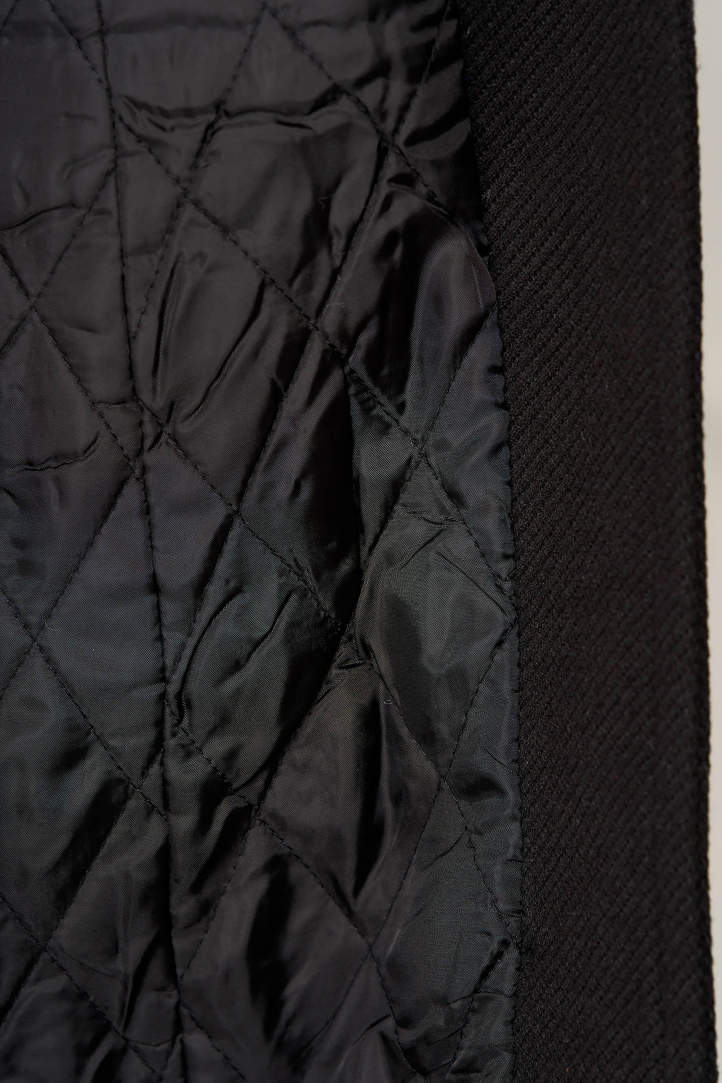 Palton negru elegant cu un croi cambrat din stofa cu guler din blana captusit pe interior cu buzunare accesorizat cu cordon 5 - StarShinerS.ro