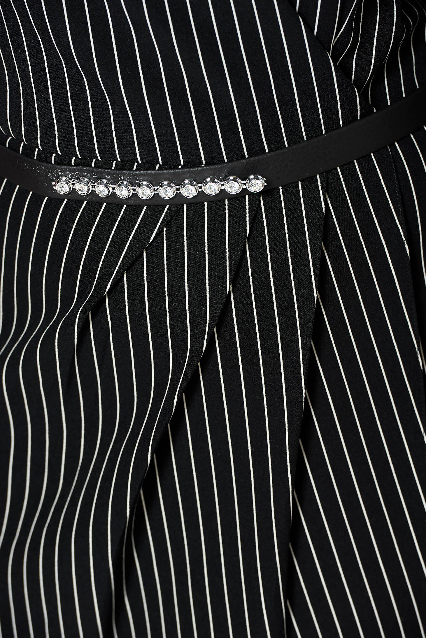 Rochie neagra eleganta asimetrica cu maneca 3/4 din material neelastic cu accesoriu tip curea 4 - StarShinerS.ro