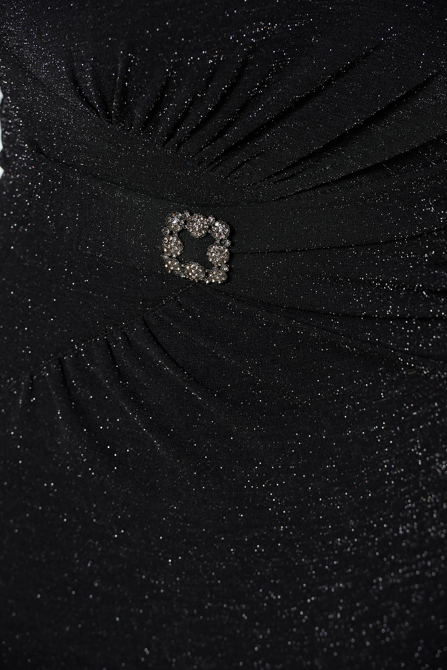 Fekete alkalmi ceruza ruha enyhén rugalmas anyag belső béléssel bross kiegészítővel 4 - StarShinerS.hu