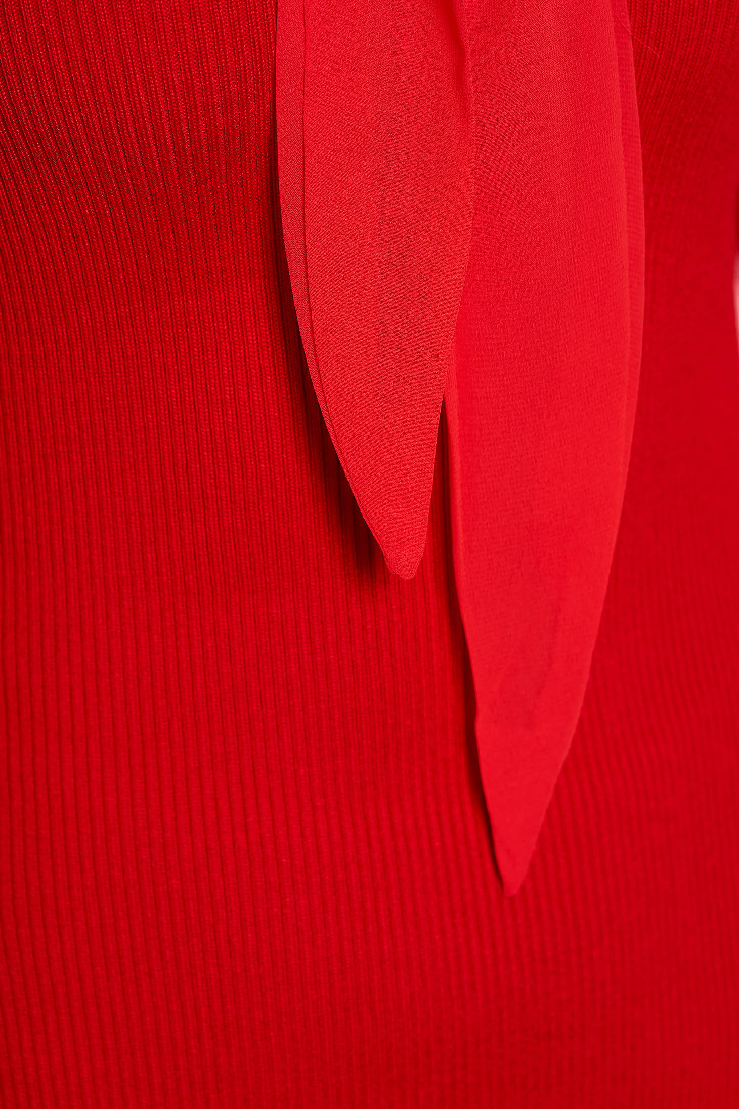 Piros szűk szabású ruha kötött anyagból bővülő ujjakkal kendő jellegű gallérral 4 - StarShinerS.hu