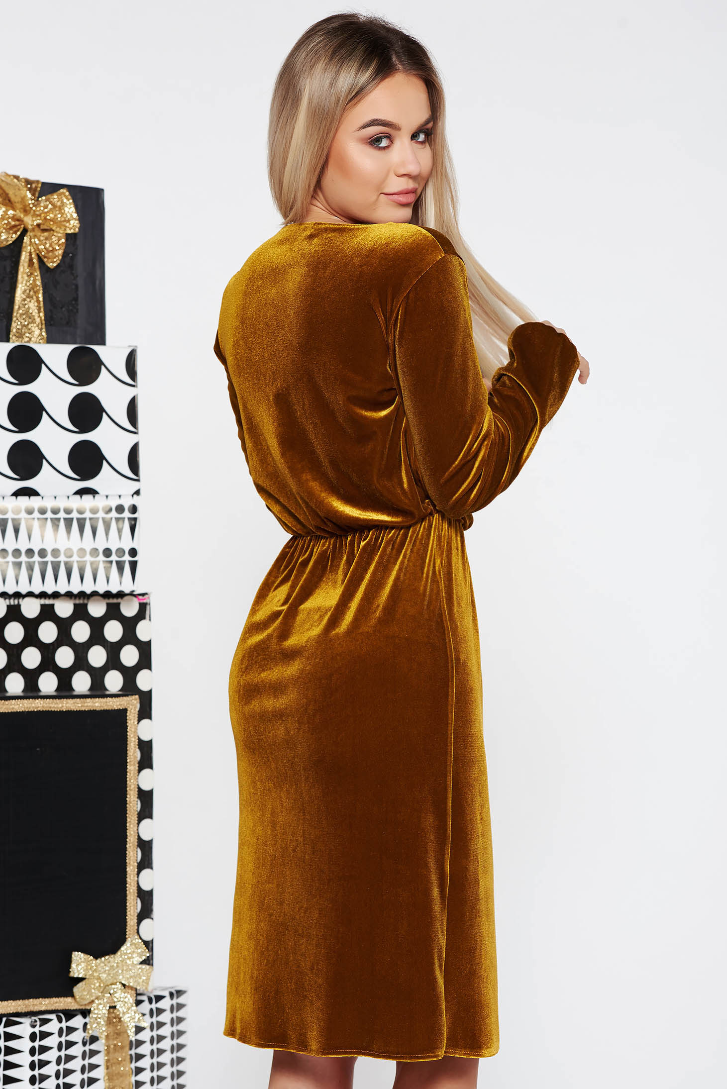 StarShinerS mustard occasional velvet dress with elastic waist accessorized with tied waistband 3 - StarShinerS.com