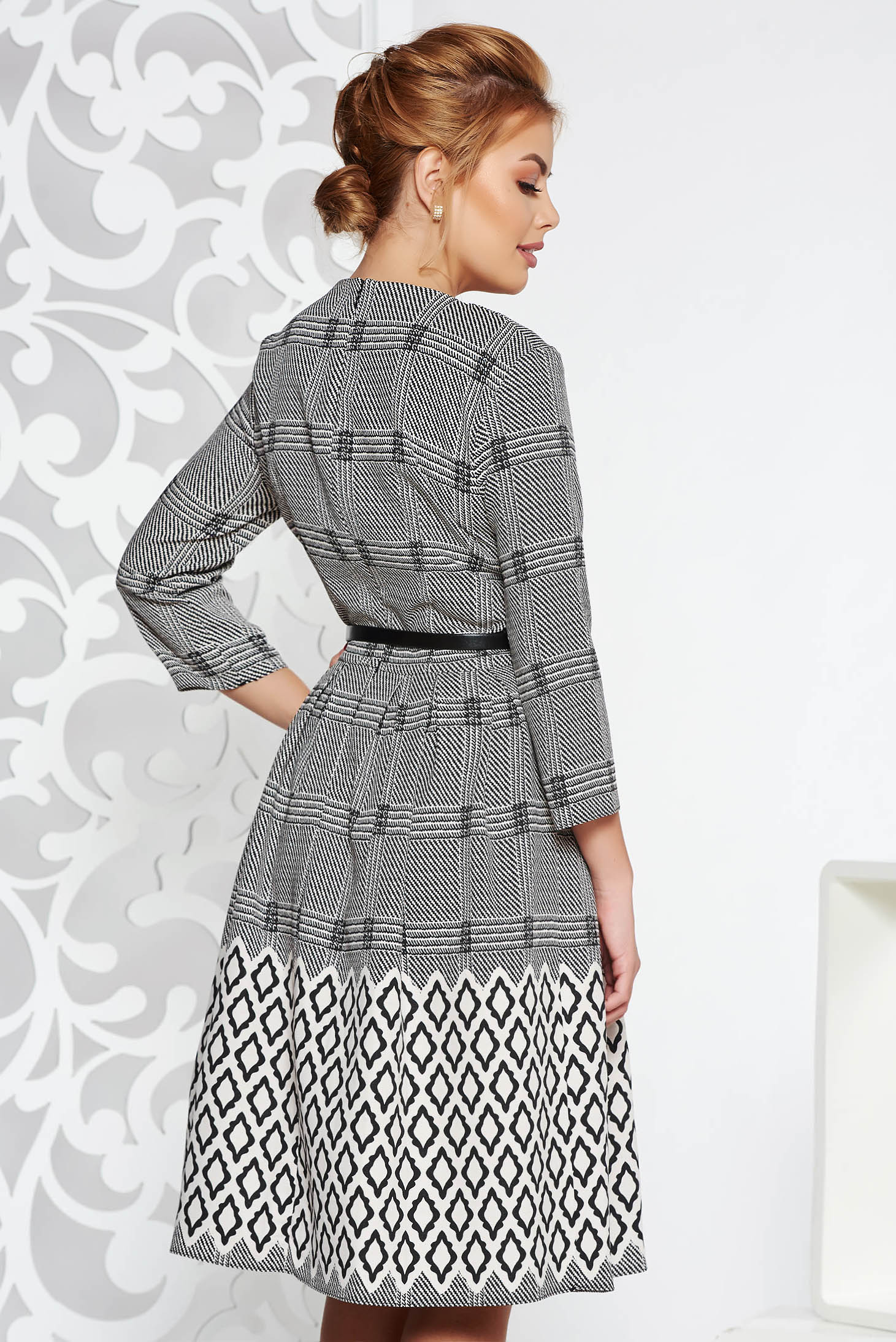 Grey elegant flaring cut dress airy fabric accessorized with belt 2 - StarShinerS.com