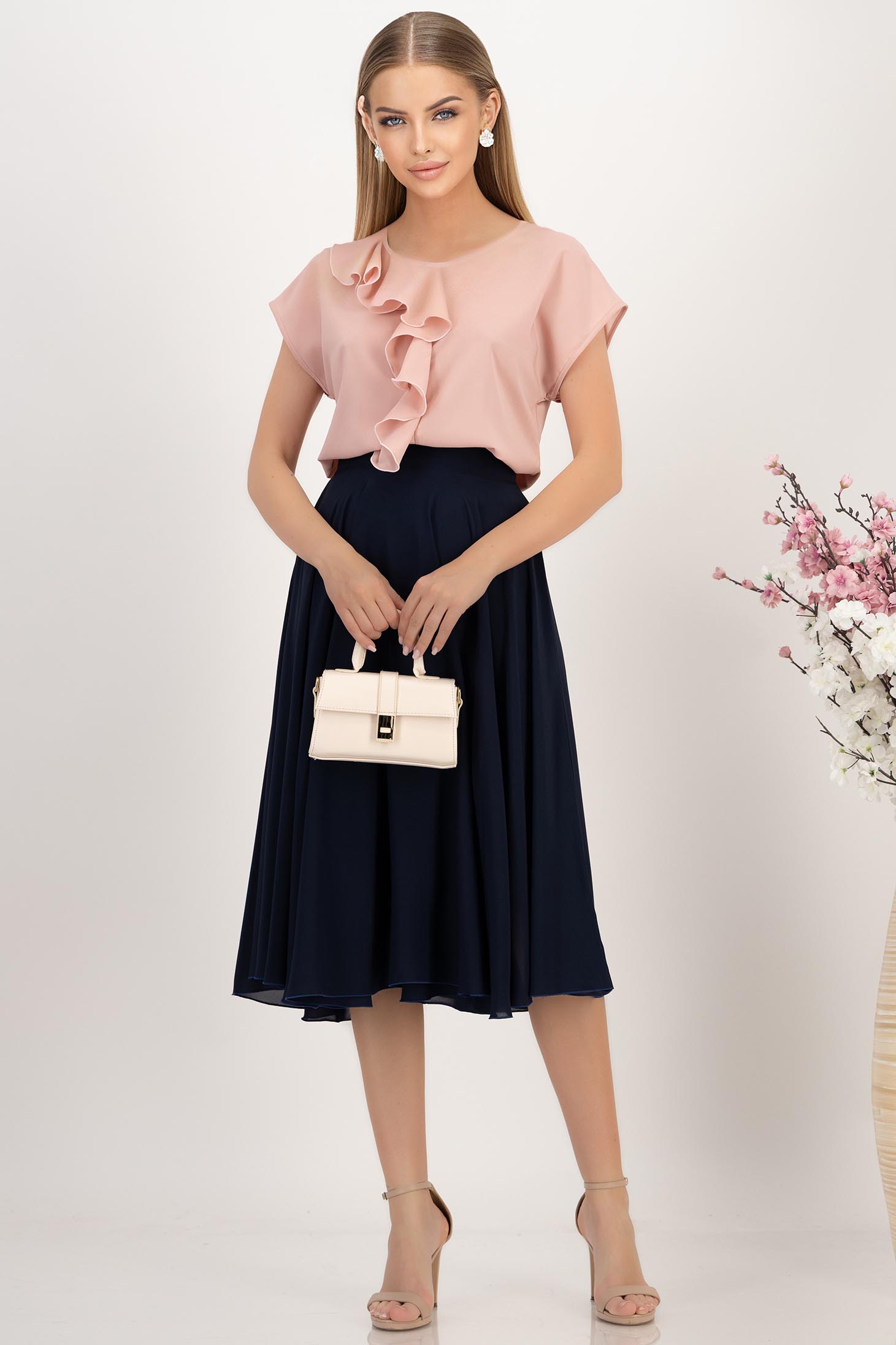 Bluza dama din voal roz-deschis cu croi larg si volanas asimetric frontal  - StarShinerS 3 - StarShinerS.ro