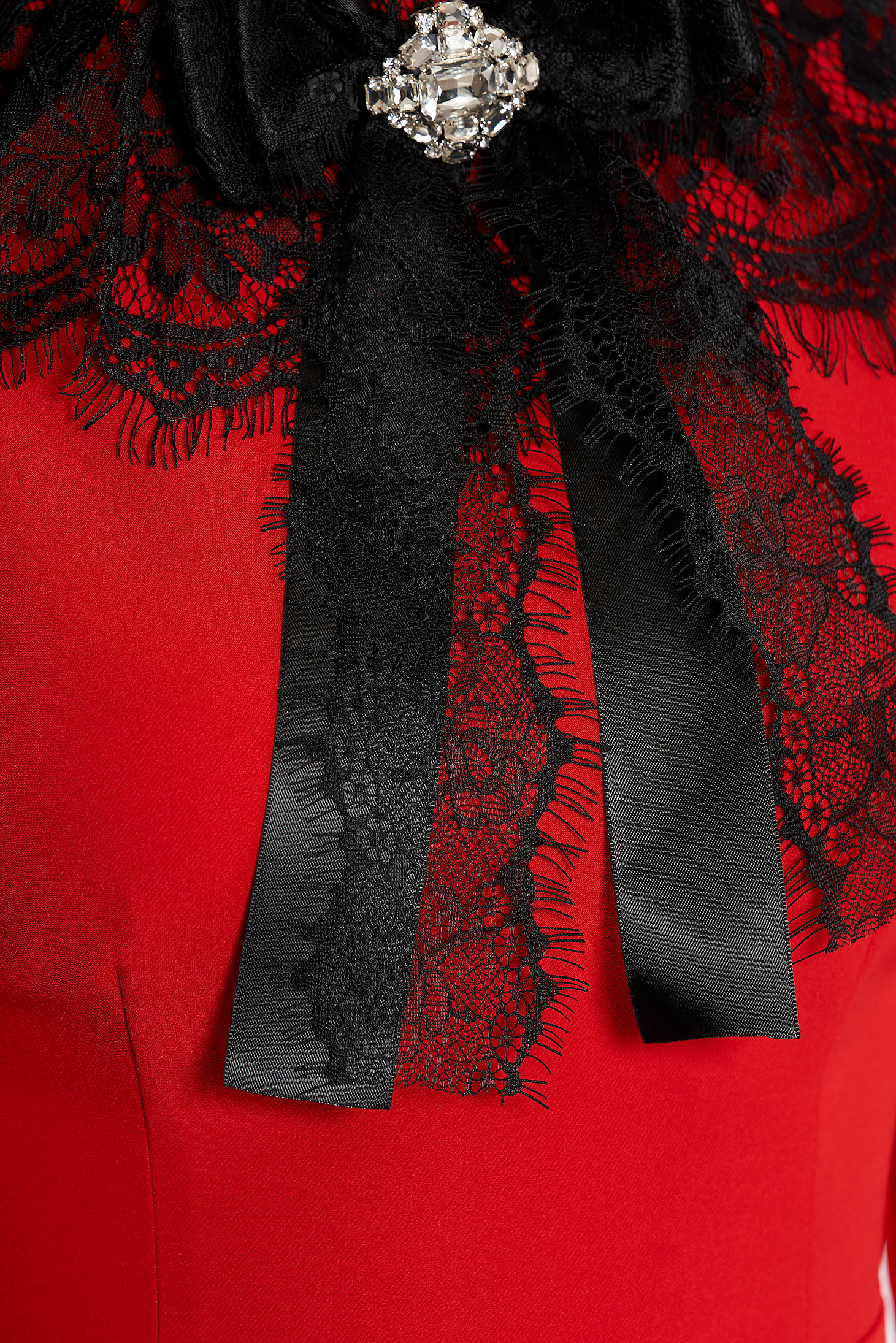 Piros elegáns harang ruha enyhén rugalmas szövet belső béléssel csipke díszítéssel 4 - StarShinerS.hu