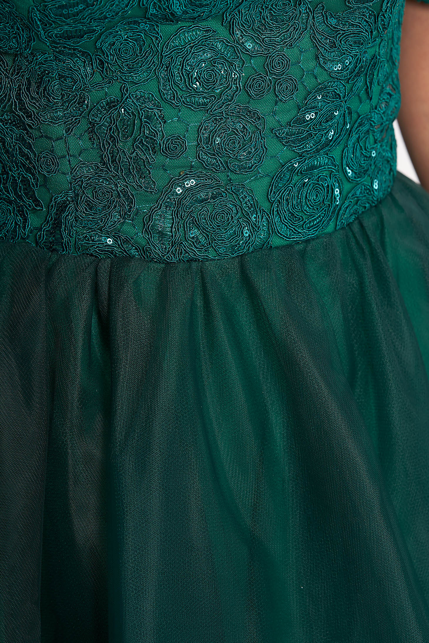 Zöld alkalmi harang ruha csipkés anyag tűll szivacsos mellrész flitteres díszítés 4 - StarShinerS.hu