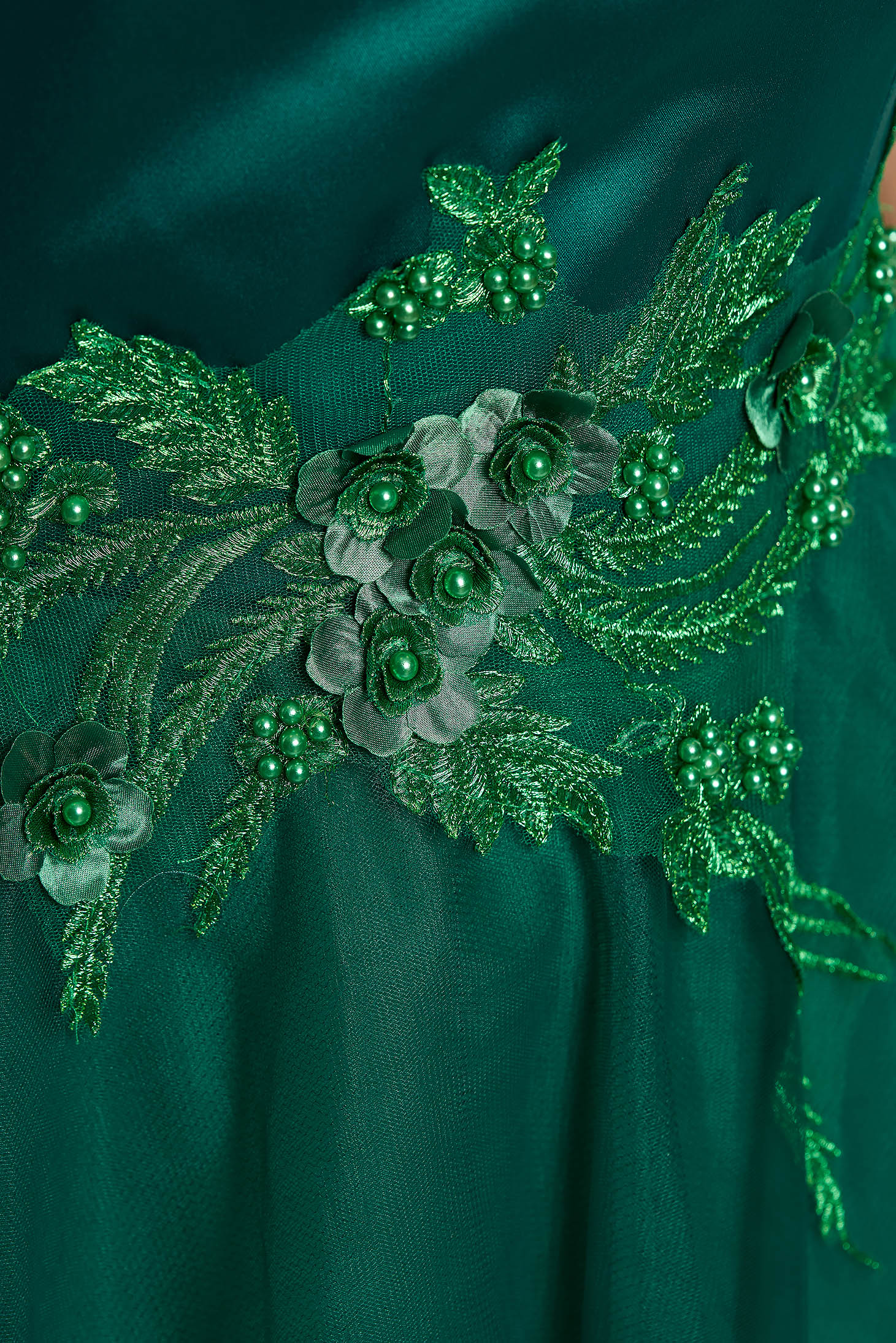 Rochie verde-inchis de ocazie din tul si material satinat cu aplicatii de dantela cu perle captusita pe interior 4 - StarShinerS.ro