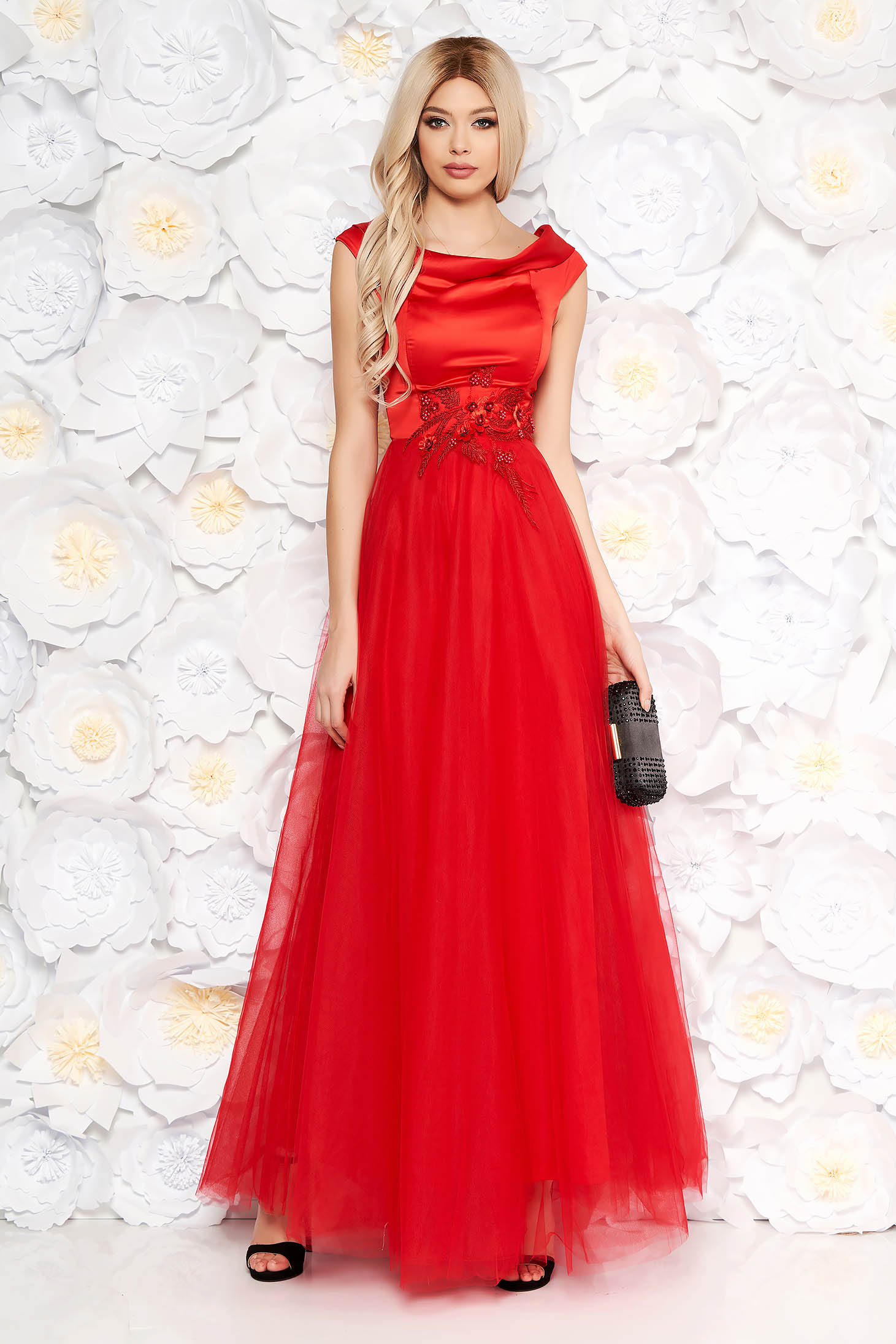 Piros alkalmi ruha tüll szatén anyagból csipke díszítéssel gyöngy díszítéssel belső béléssel 4 - StarShinerS.hu