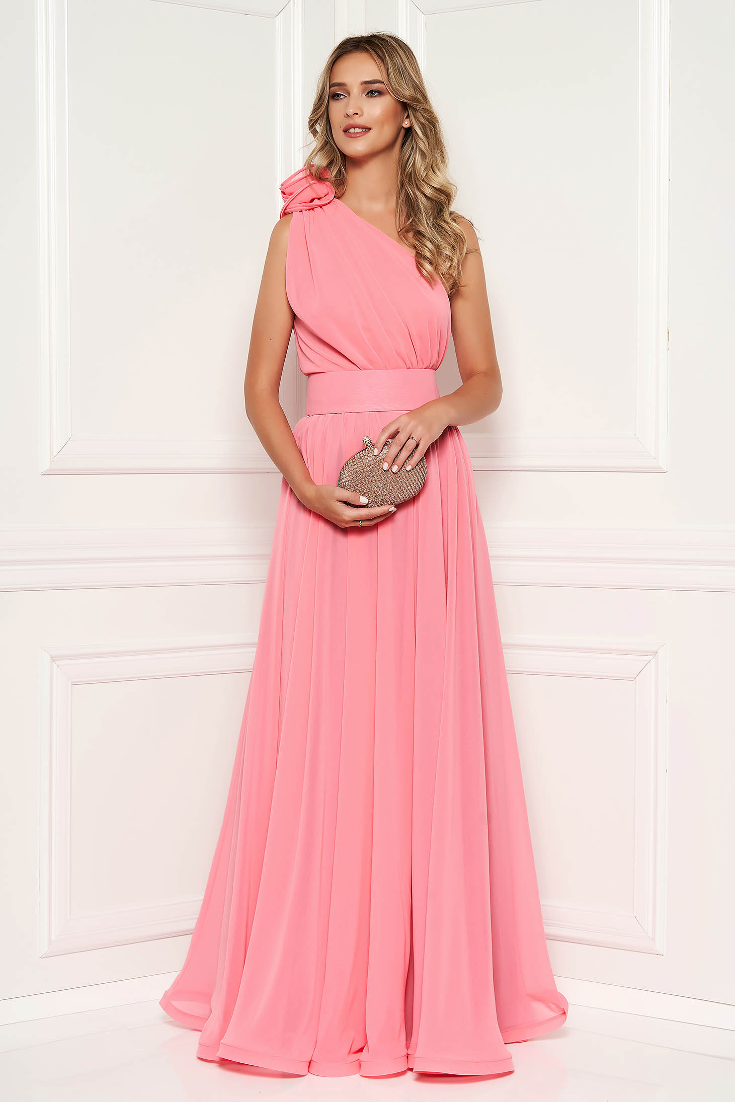 Rózsaszínű Ana Radu hosszú harang ruha fátyol belső béléssel övvel ellátva 3 - StarShinerS.hu