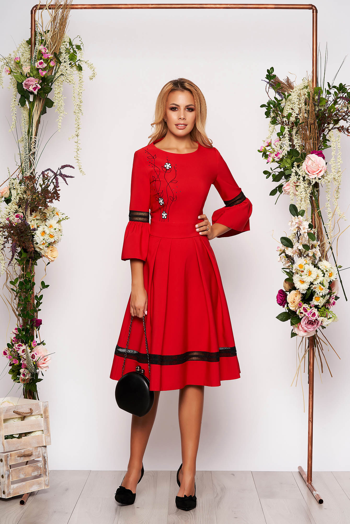 Red dress elegant midi cloche with bell sleeve with 3/4 sleeves with rounded cleavage 3 - StarShinerS.com