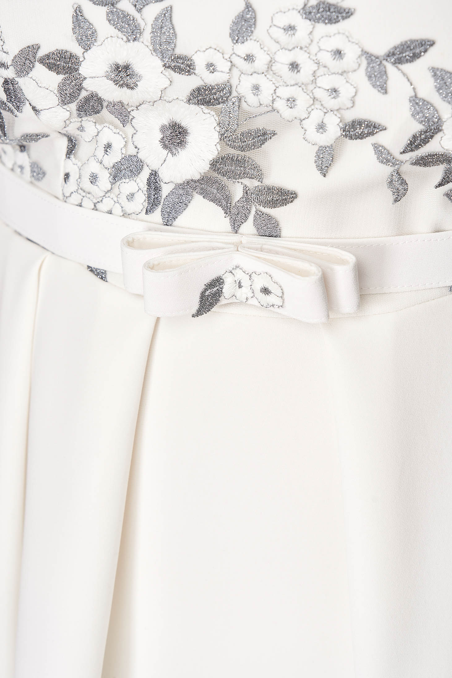 Ezüstszínű StarShinerS ruha alkalmi aszimetrikus váll nélküli pamutból készült hímzett betétekkel 5 - StarShinerS.hu
