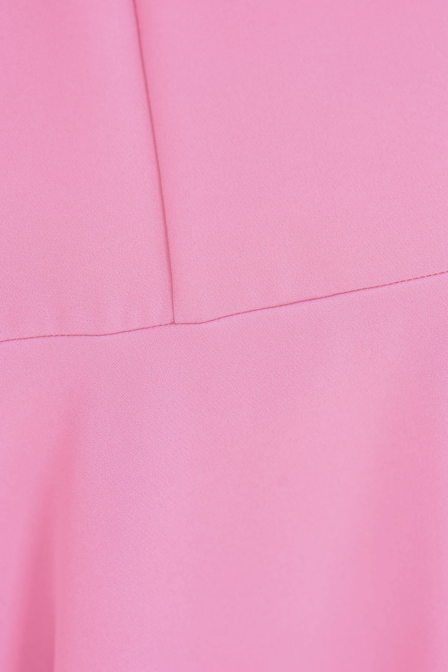 Világos rózsaszínű vékony szövetből készült rövid harang ruha fodros ujakkall - StarShinerS 4 - StarShinerS.hu