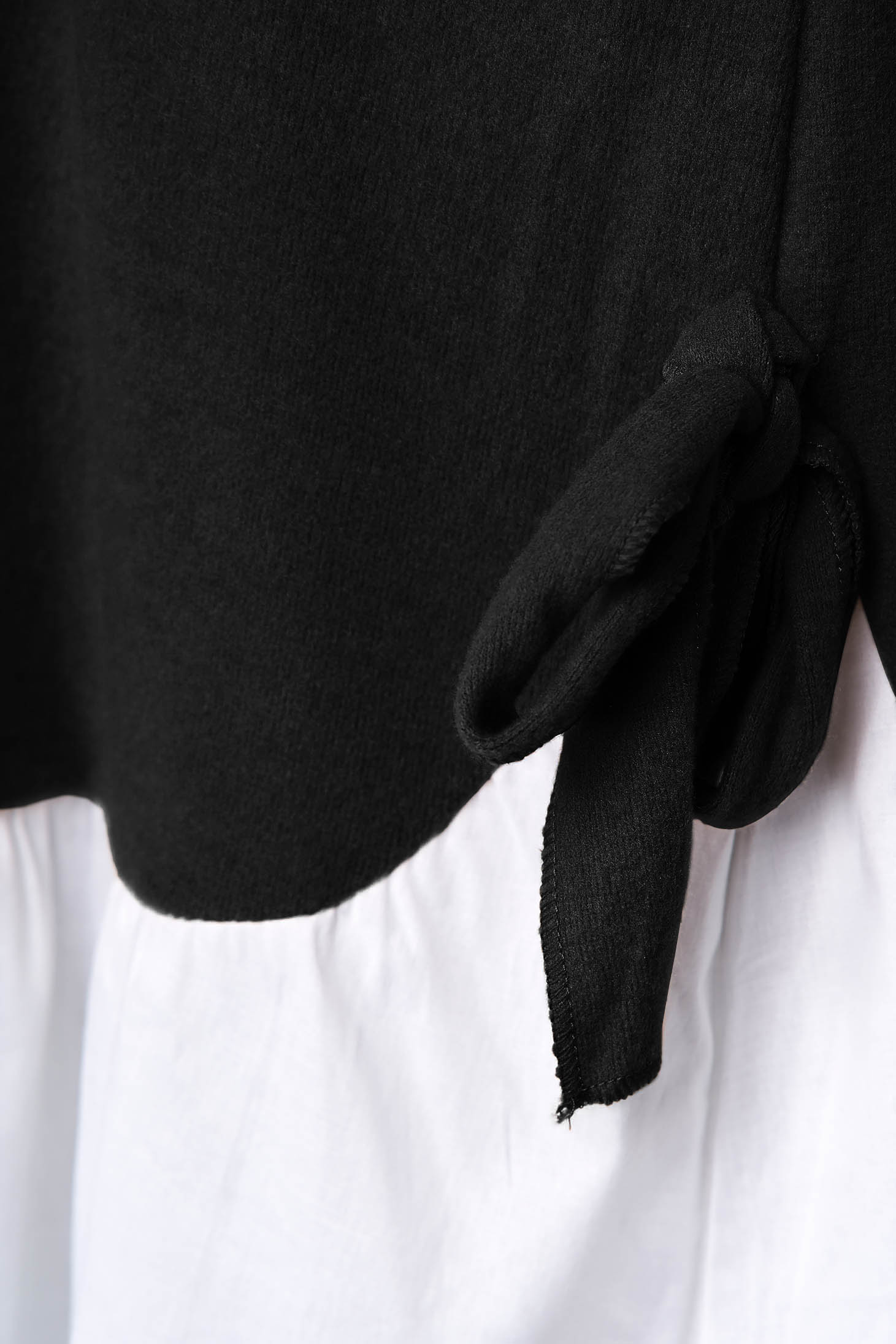 Fekete casual bő szabású rövid ruha masnikkal van ellátva 4 - StarShinerS.hu