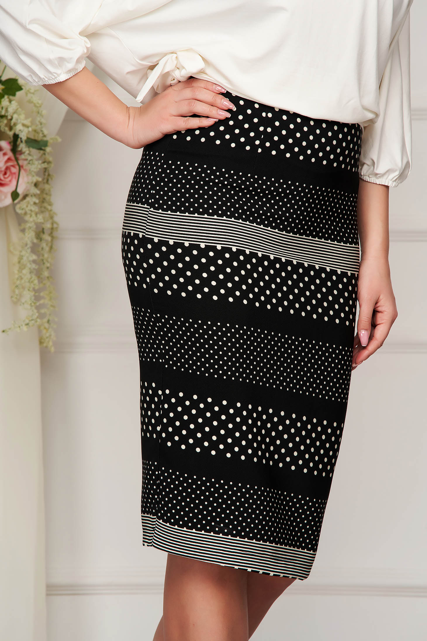 StarShinerS elegant pencil skirt from elastic fabric midi dots print