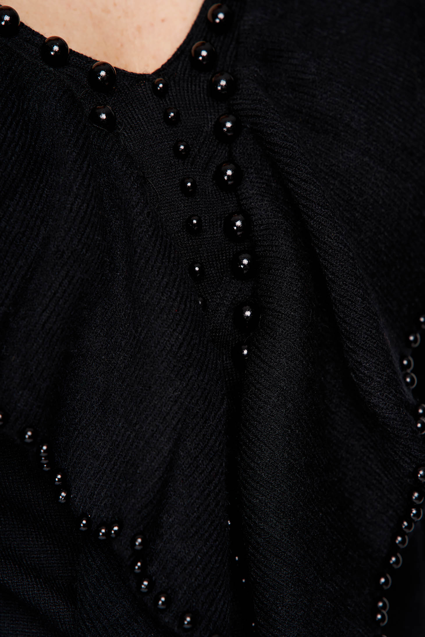 Bluza dama SunShine neagra tricotata si reiata cu aplicatii cu margele 4 - StarShinerS.ro