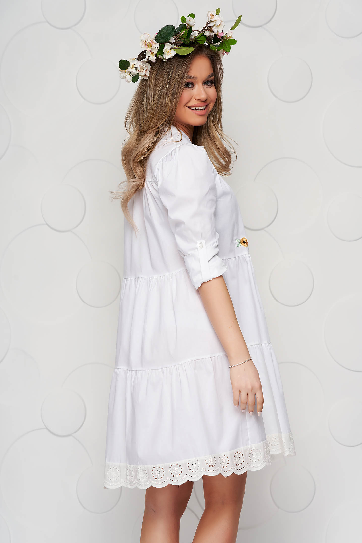 Fehér ruha pamutból készült a-vonalú csipke díszítéssel midi 2 - StarShinerS.hu