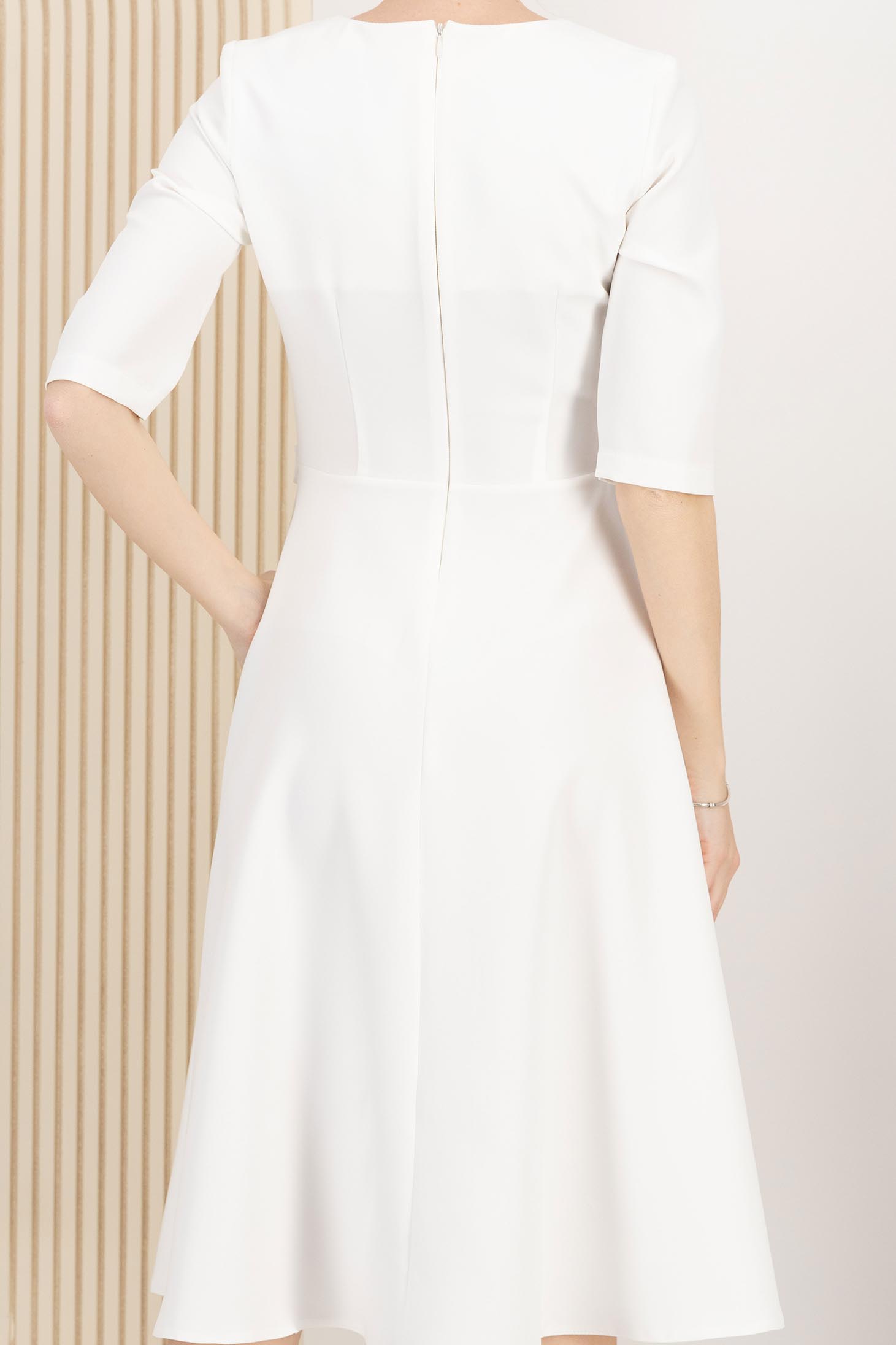 Rochie din stofa elastica ivoire midi in clos cu accesoriu tip curea - StarShinerS 4 - StarShinerS.ro