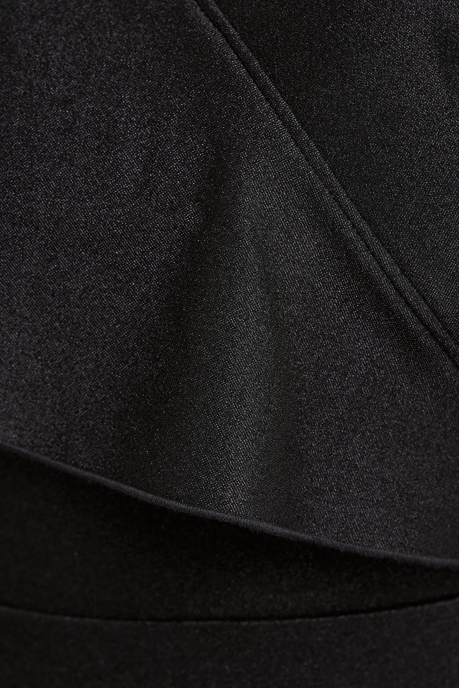 Midi ruha fekete StarShinerS ceruza rugalmas anyagból fodrokkal a dekoltázs vonalánál 5 - StarShinerS.hu