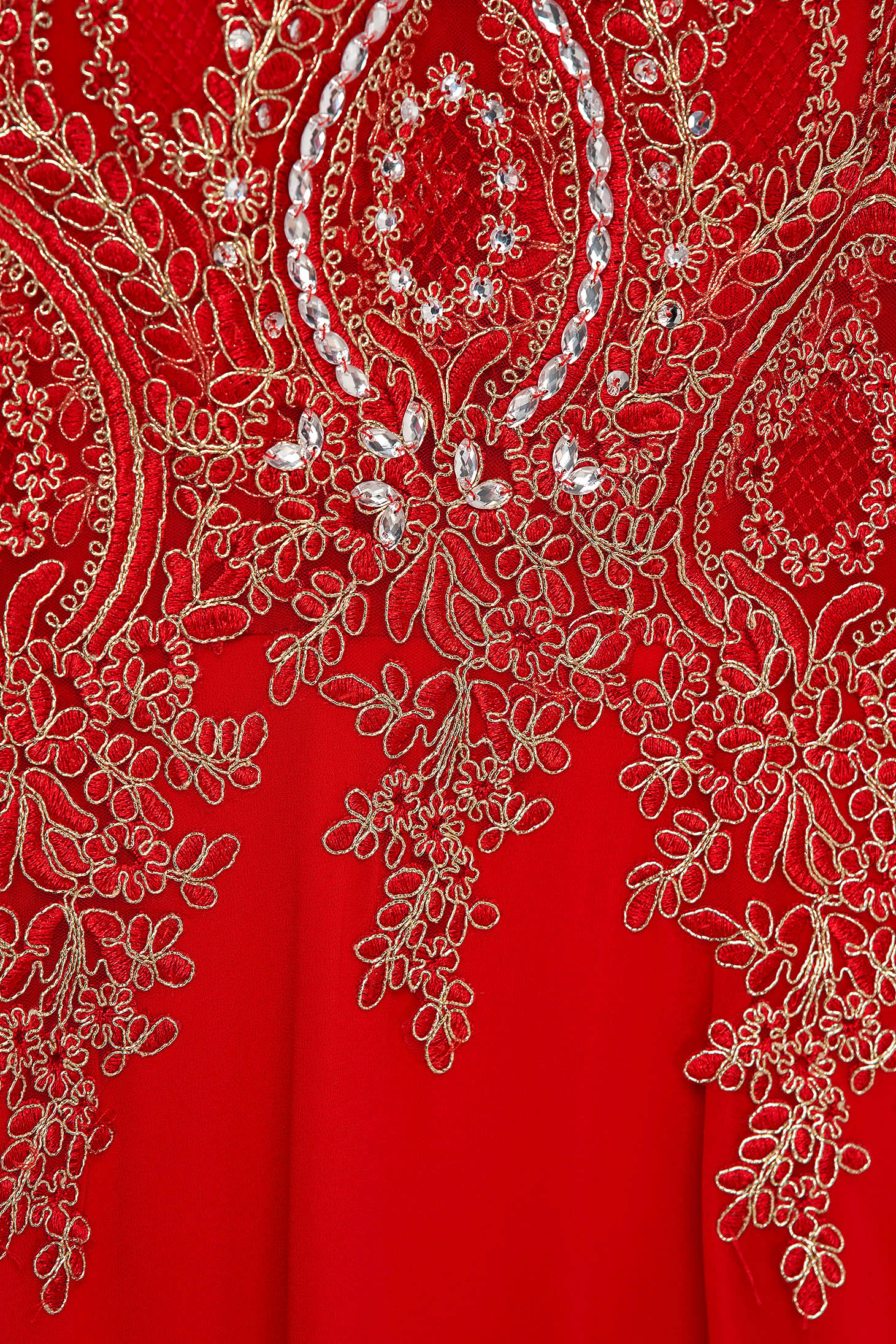 Piros alkalmi hosszú harang ruha tüllből elől hímzett strassz köves díszítés 4 - StarShinerS.hu