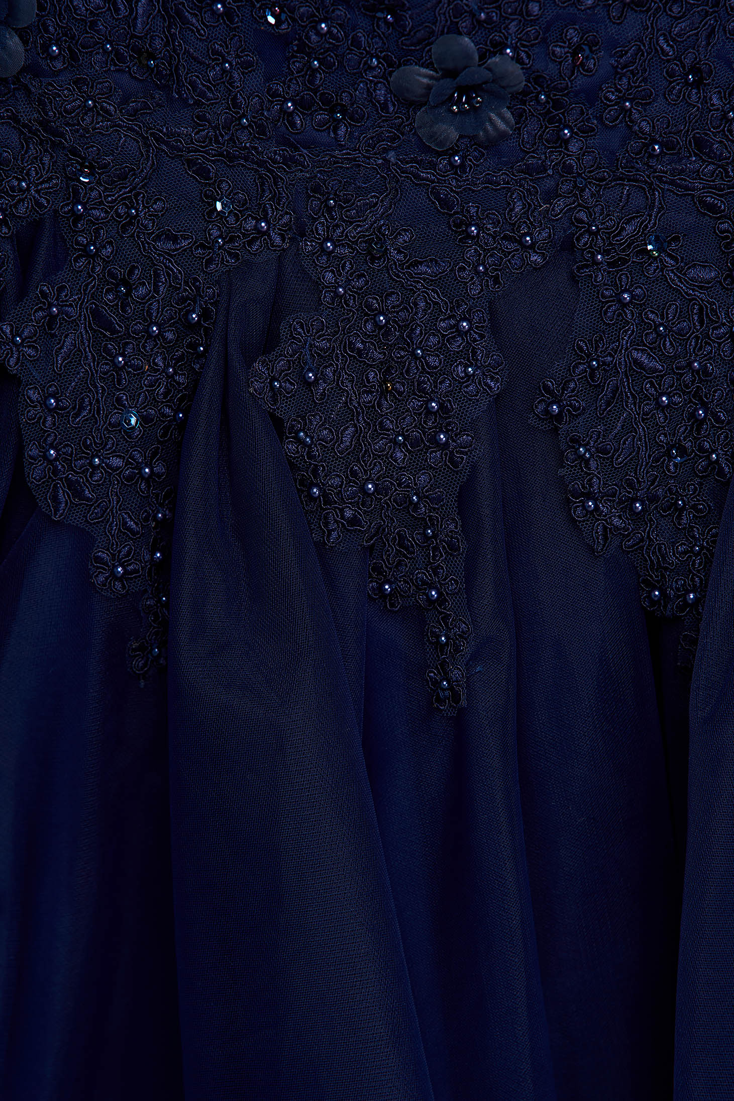 Rochie albastru-inchis scurta de ocazie in clos din tul cu broderie si aplicatii cu perle 4 - StarShinerS.ro