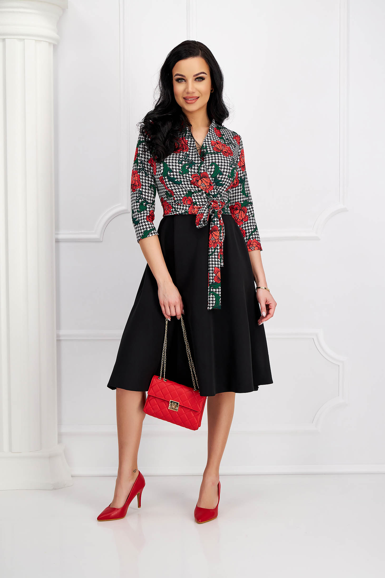 Rochie din stofa elastica midi in clos cu decolteu petrecut si imprimeu digital - StarShinerS 7 - StarShinerS.ro