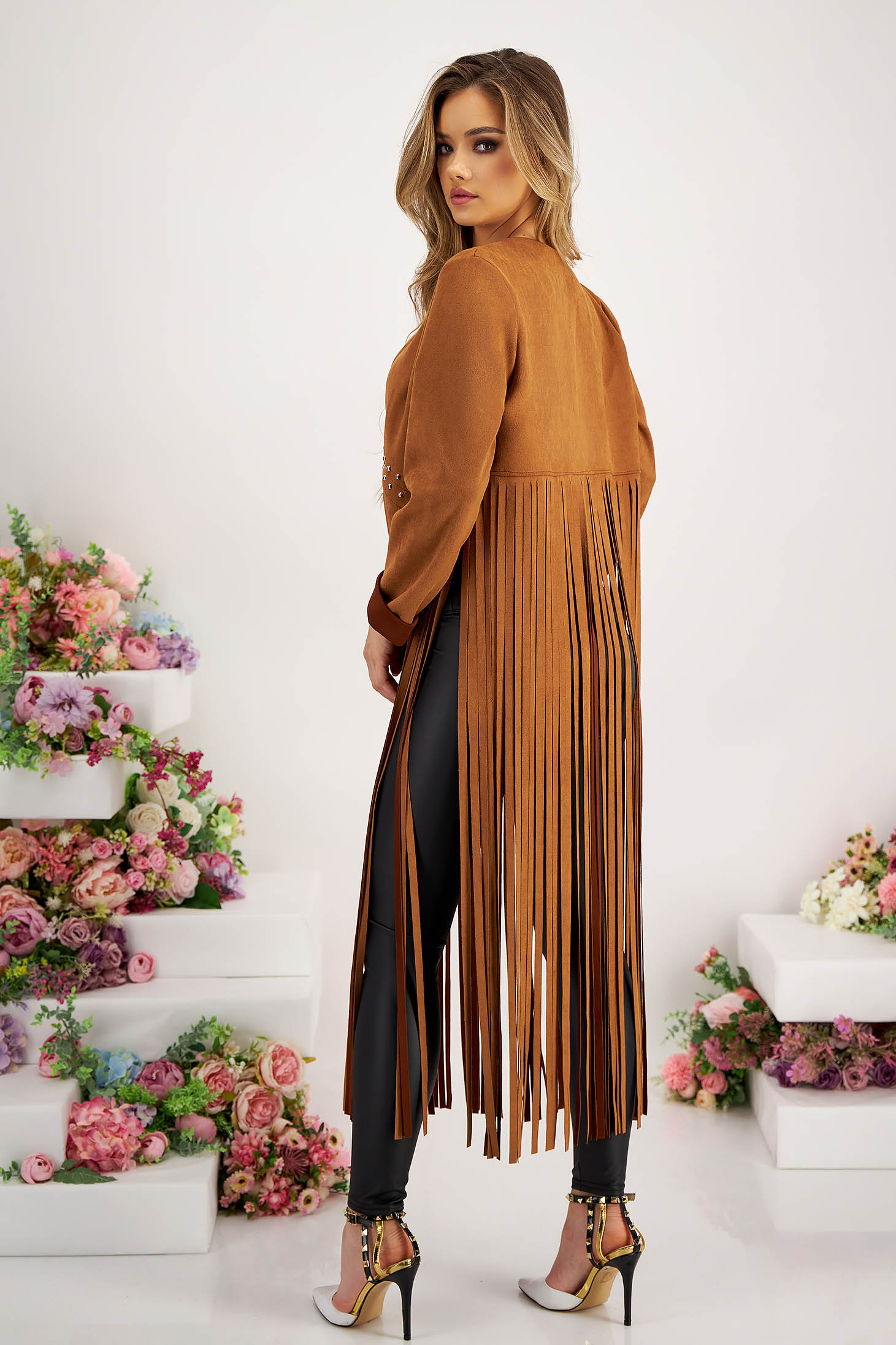 Brown cardigan from ecological leather from suede fringes with metallic spikes 4 - StarShinerS.com