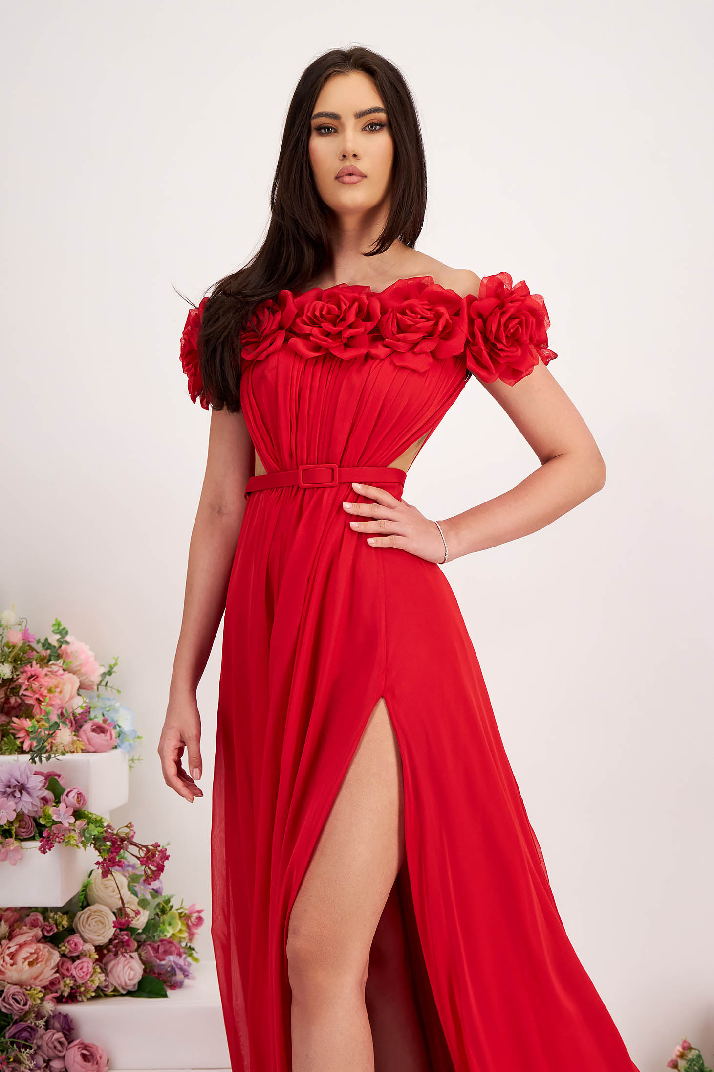 Rochie din voal rosie lunga in clos cu flori 3D si umeri goi 4 - StarShinerS.ro