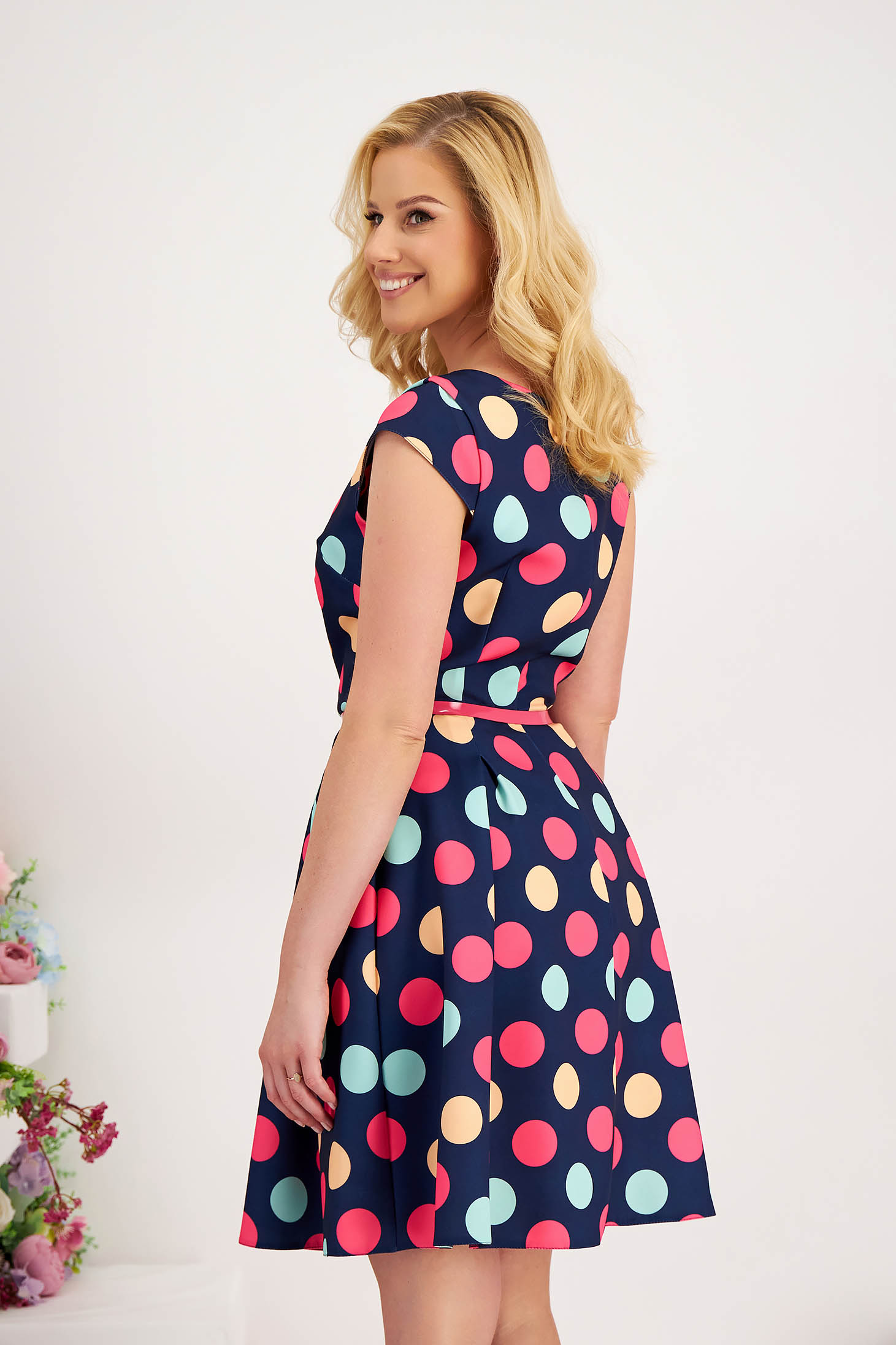 Rochie din stofa elastica scurta cu pliuri si accesoriu tip curea 2 - StarShinerS.ro