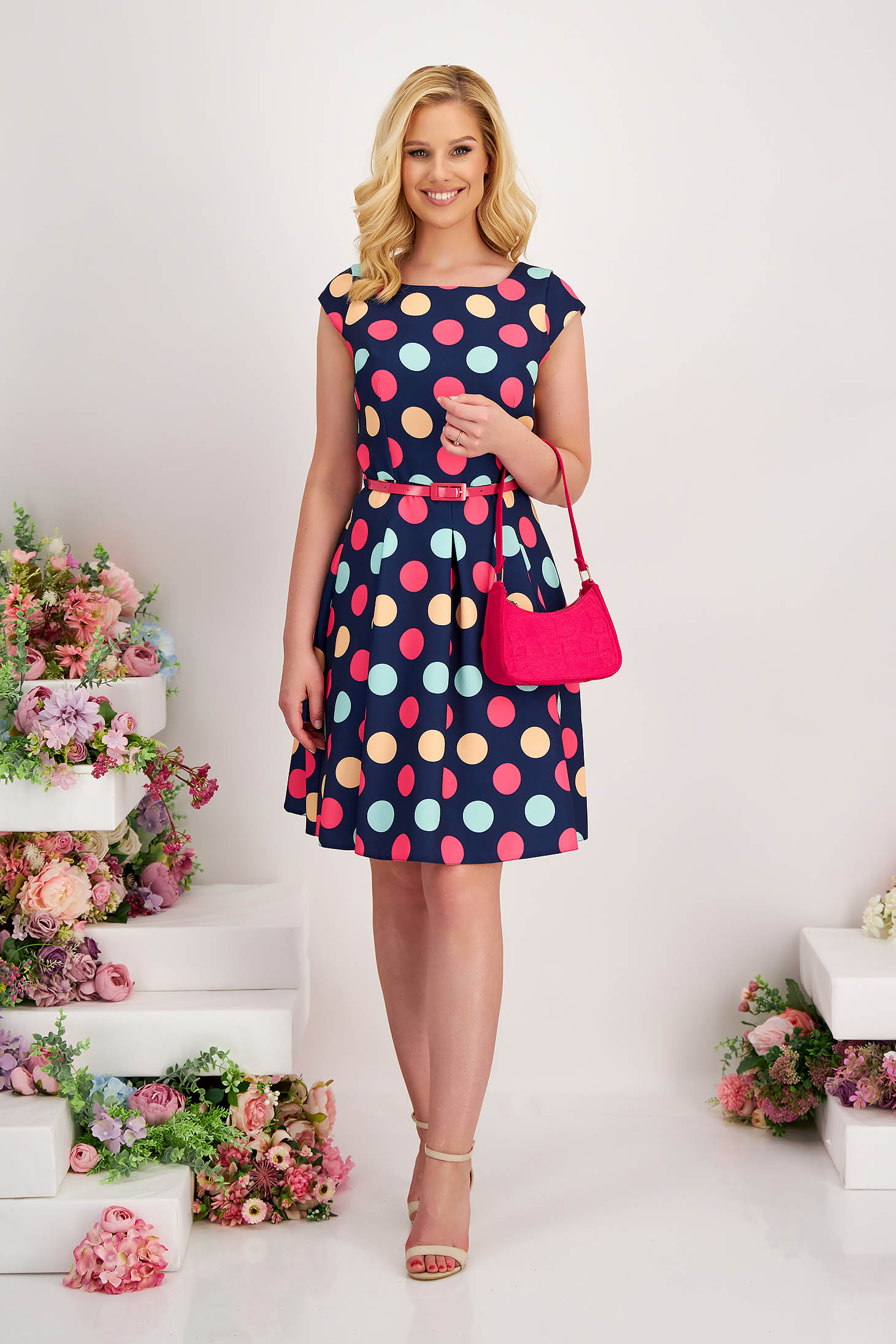 Rochie din stofa elastica scurta cu pliuri si accesoriu tip curea 5 - StarShinerS.ro