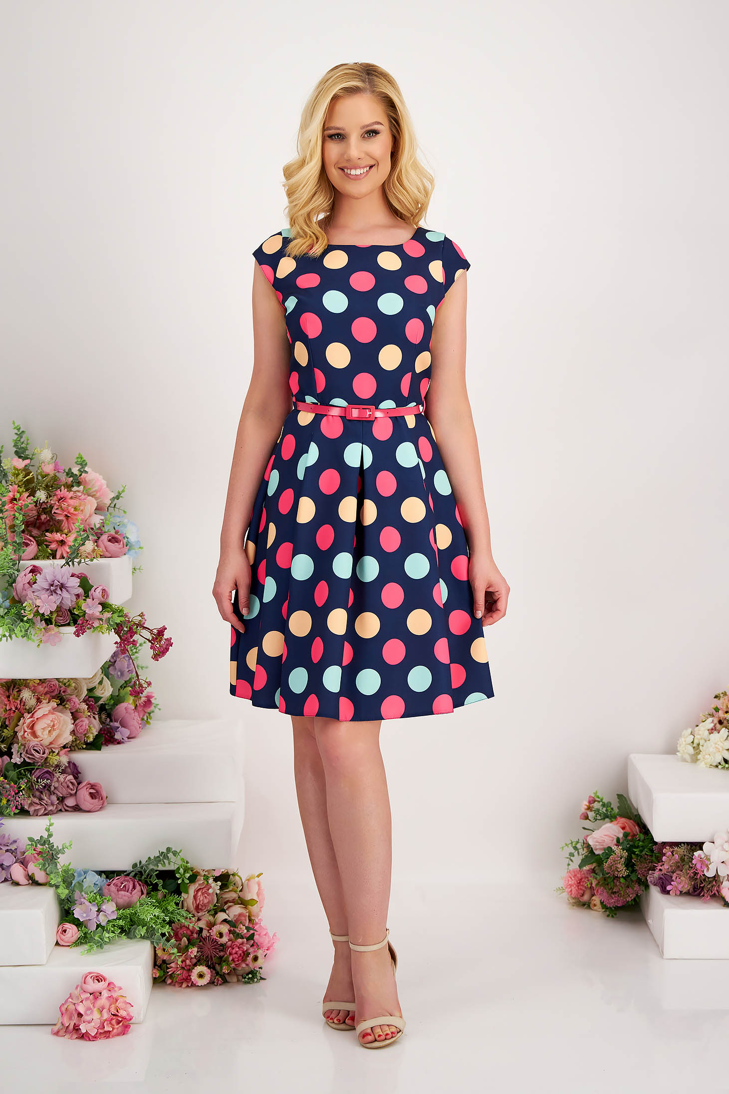 Rochie din stofa elastica scurta cu pliuri si accesoriu tip curea 7 - StarShinerS.ro