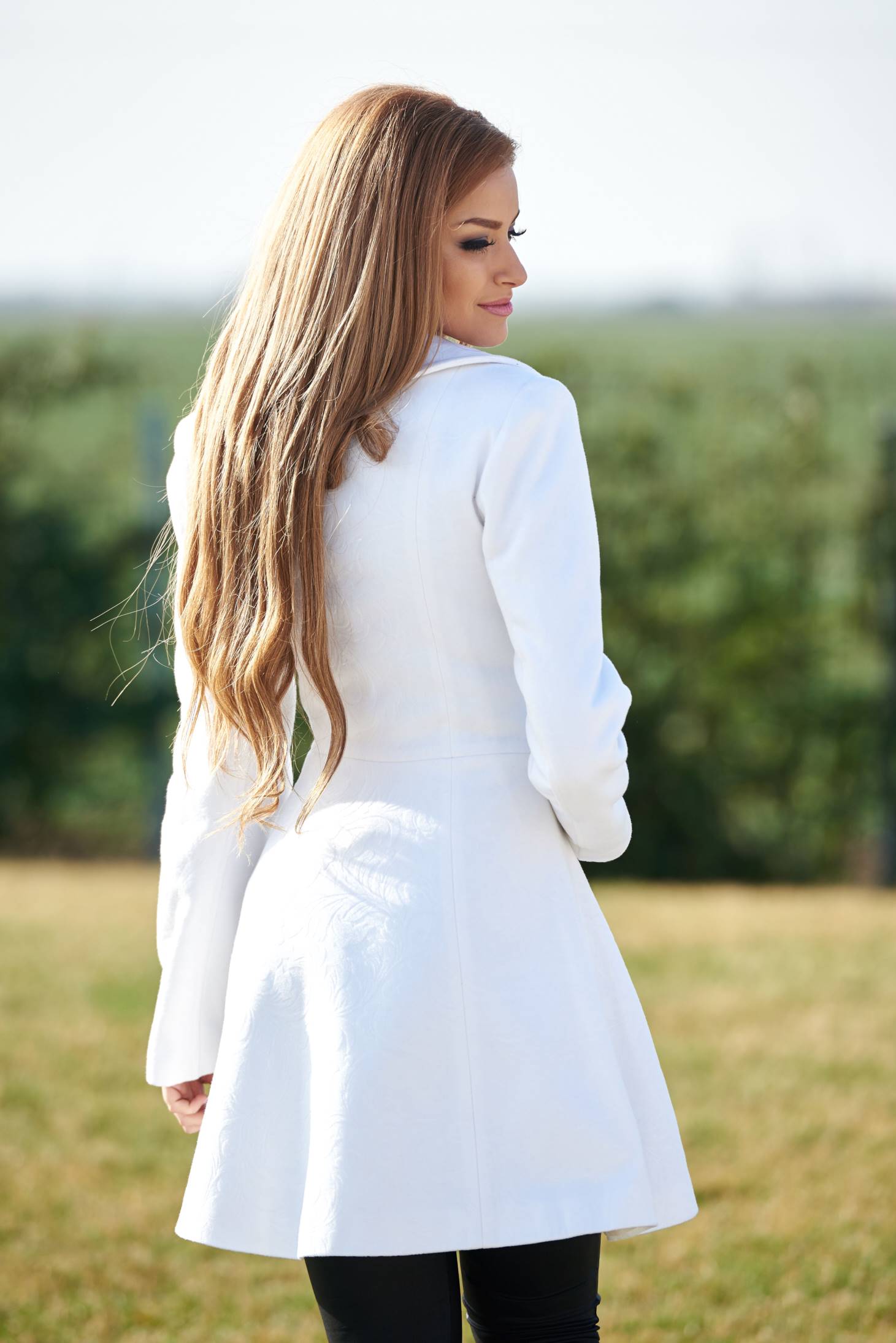 Ladonna Be Elegant White Coat 4759